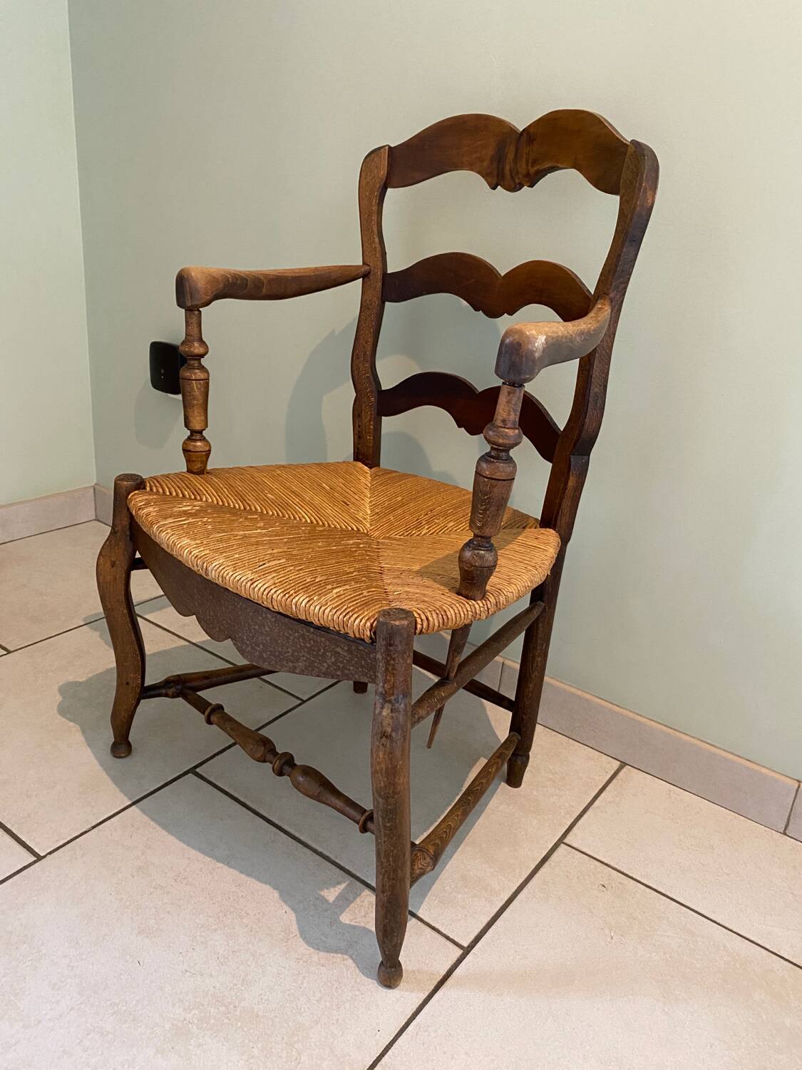 Straw country armchair