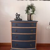 Old small rounded chest of drawers with 4 drawers