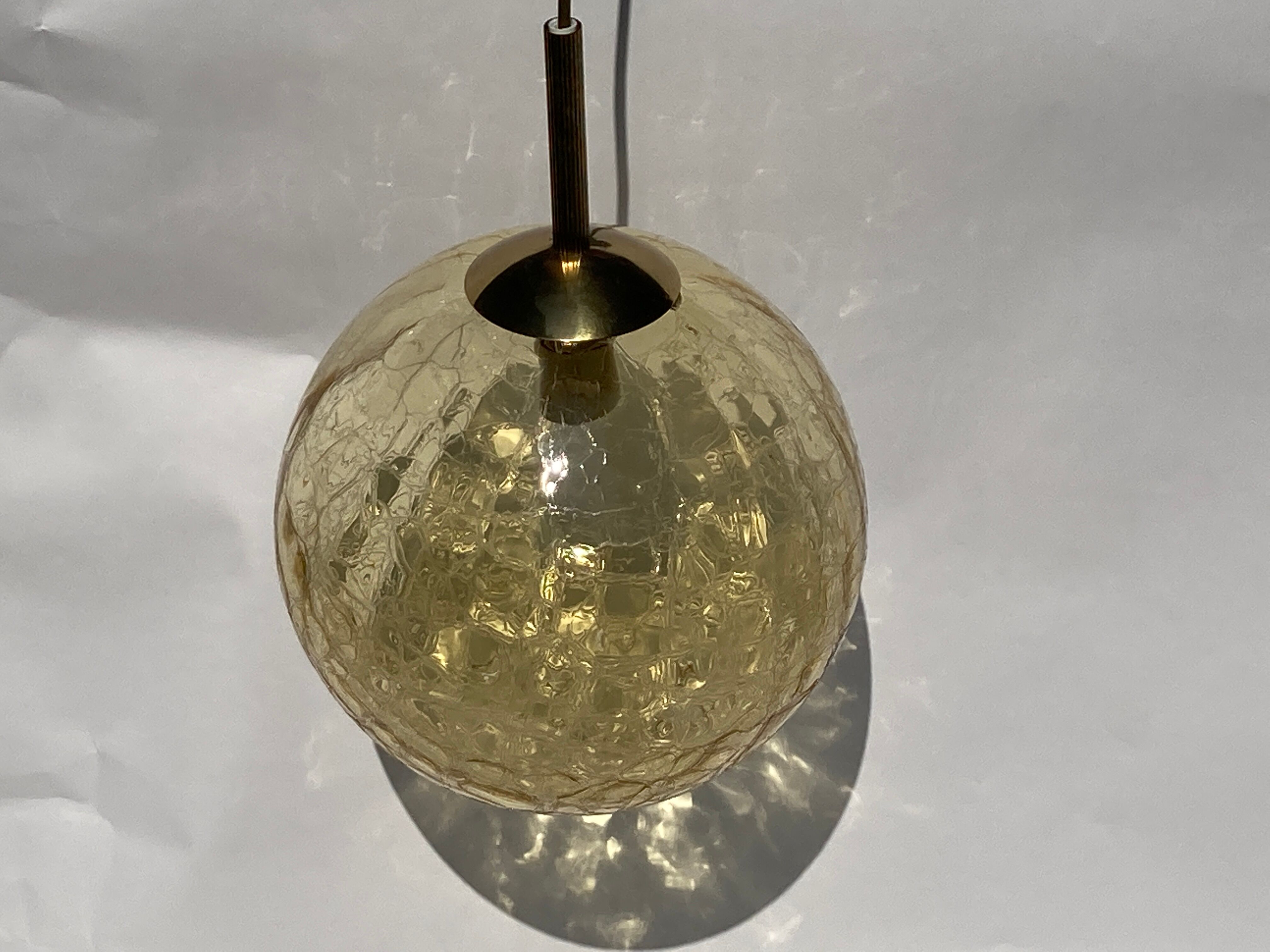 Suspension et appliques Doria en verre dépoli et appliques murales