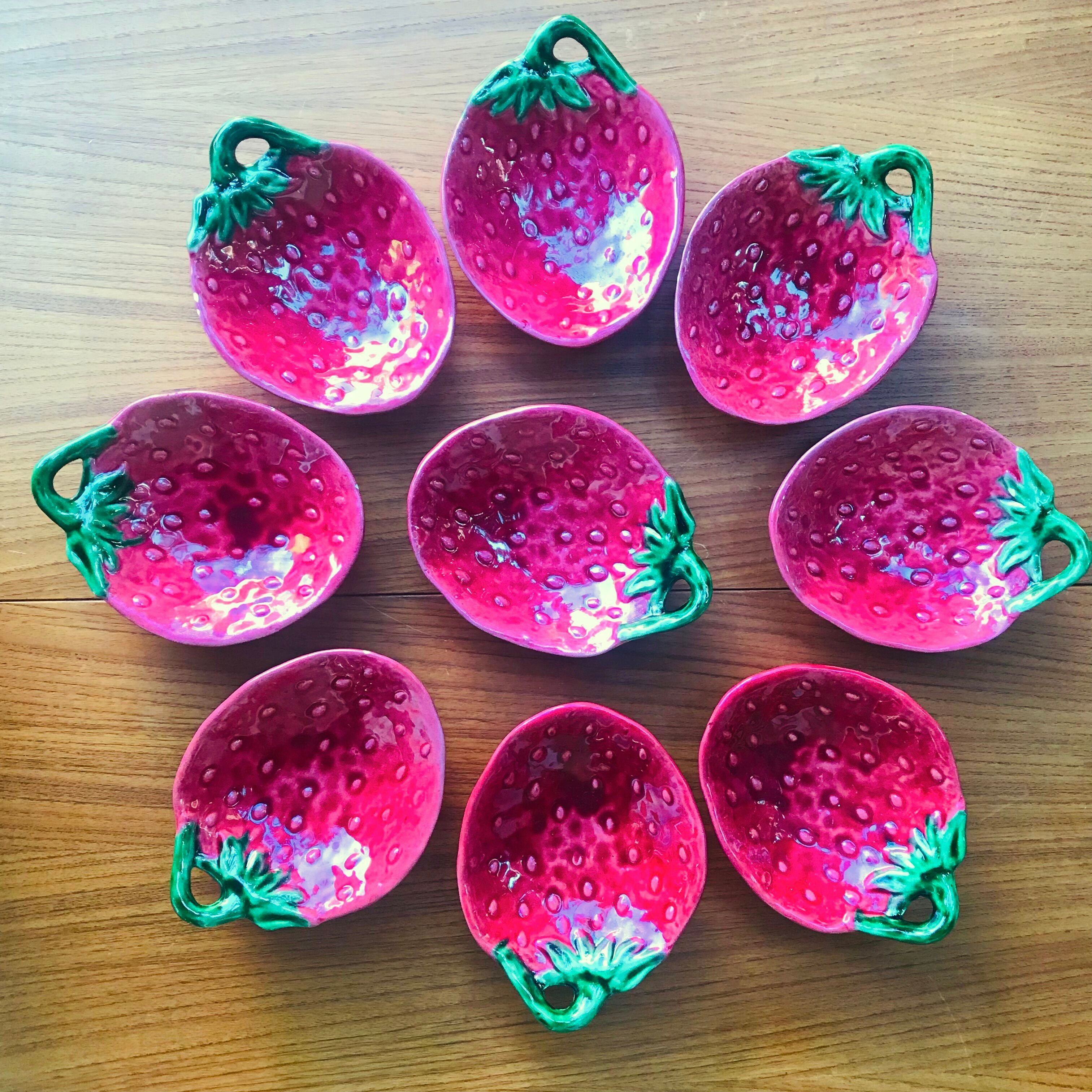 Vallauris strawberry ramekins