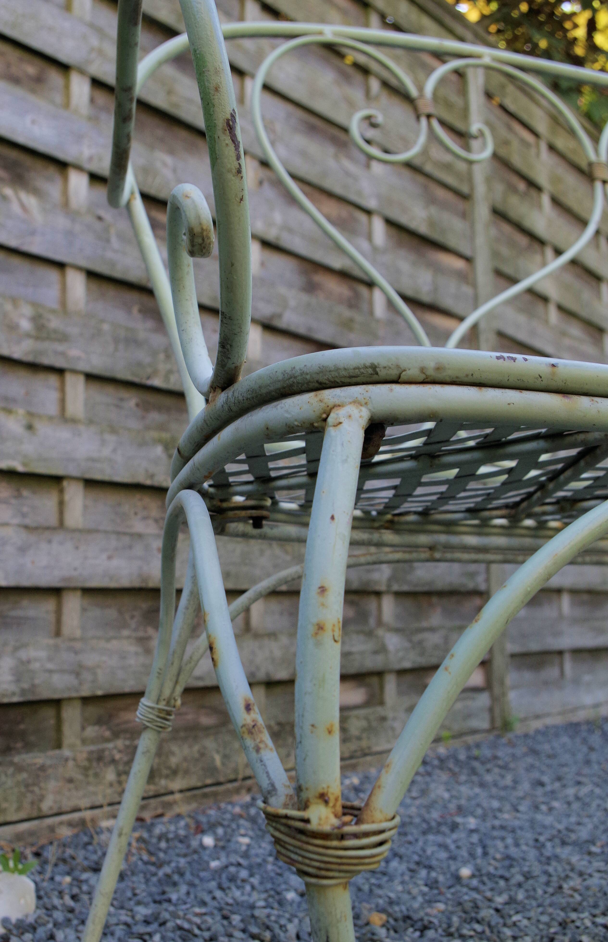 Garden bench in metal