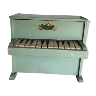 Toy piano