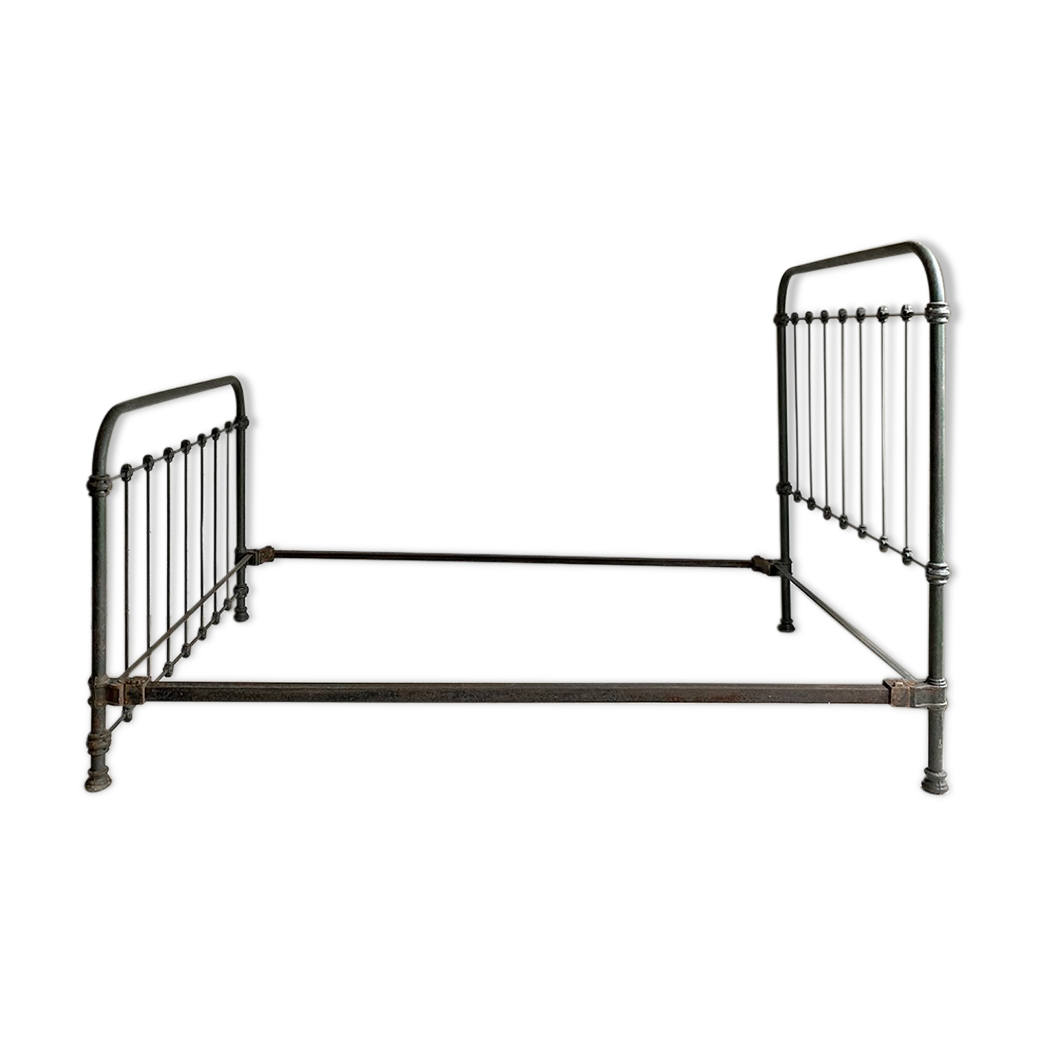 Napoleon III iron bed