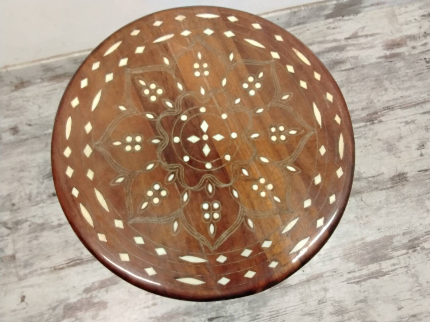 Small side table, pedestal table