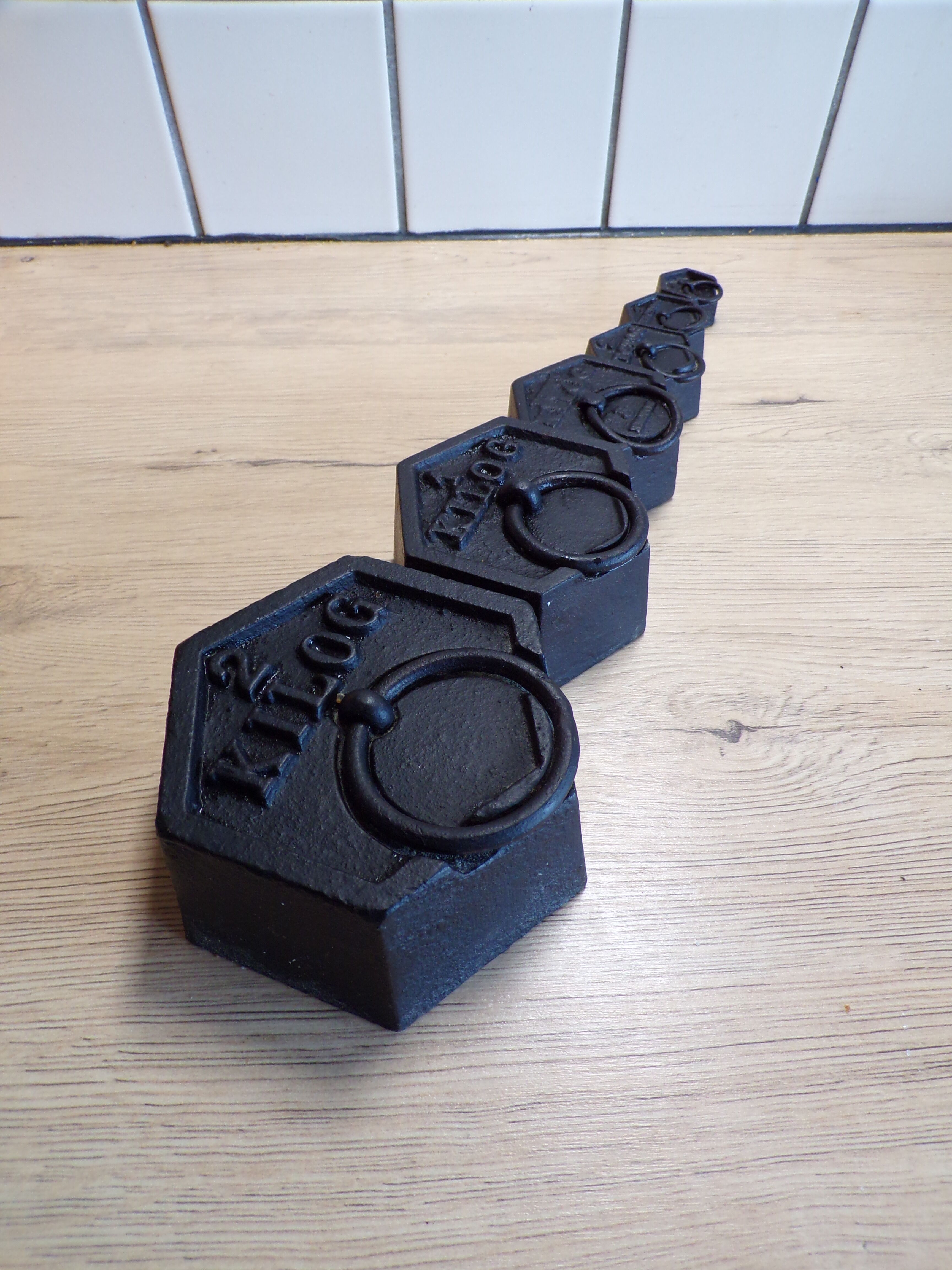 Set 6 cast iron weights for roberval scale