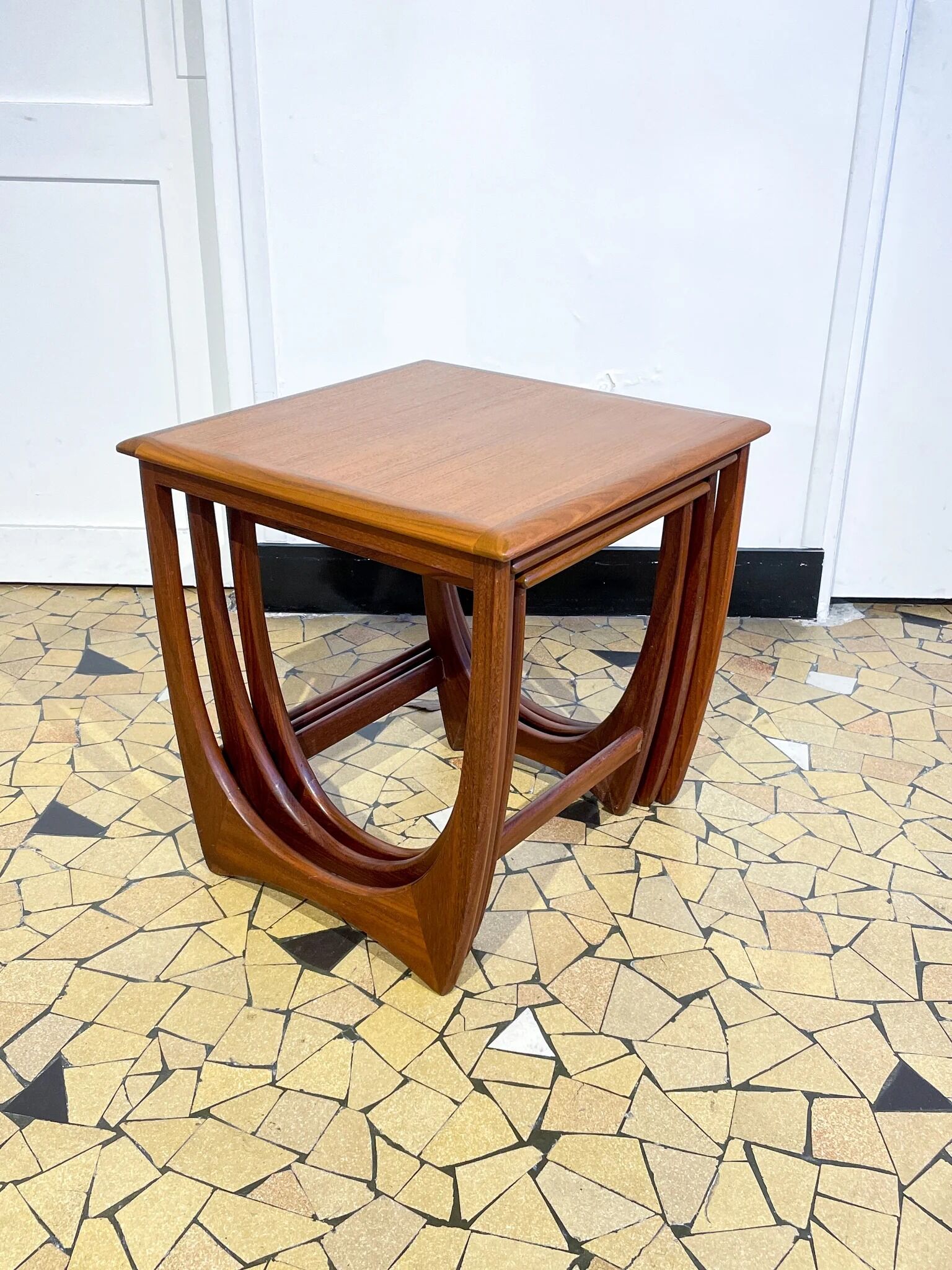 Teak trundle coffee table