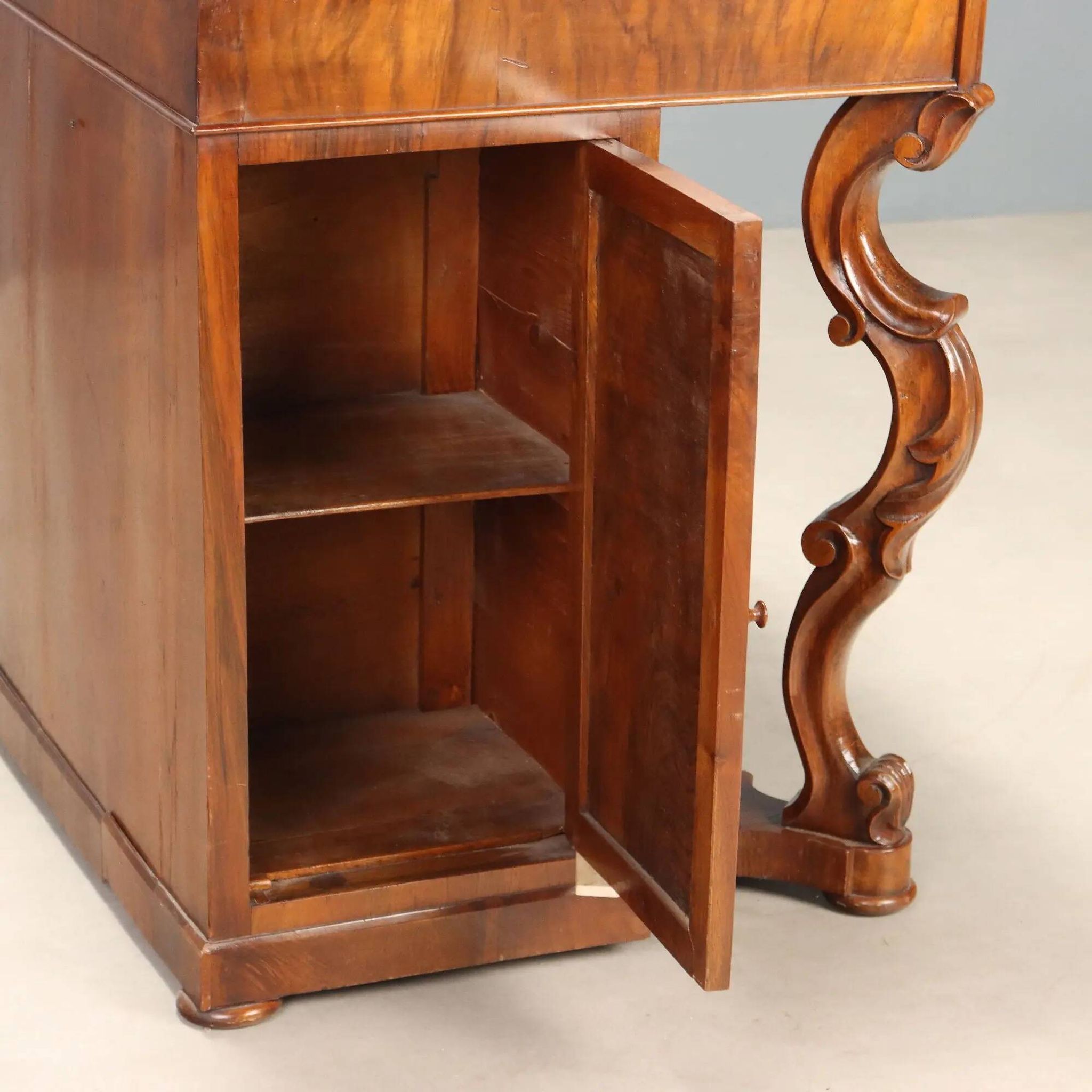 Antique Louis-Philippe hairdresser in walnut and cherry, 19th century.