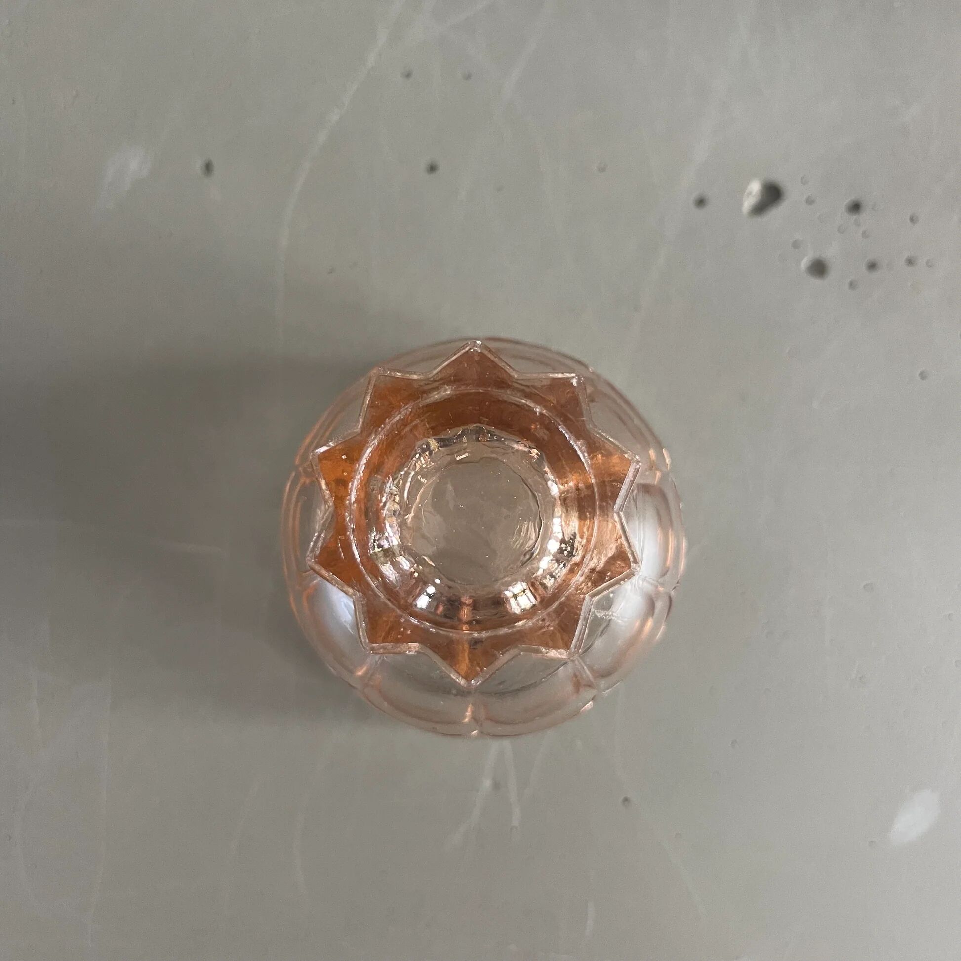 Service à liqueur en verre rosé