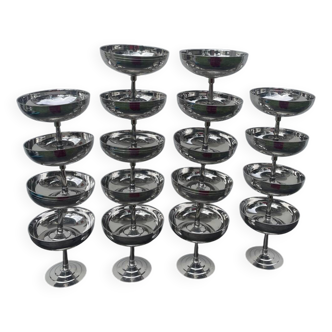 18 Remy Letang stainless steel cups, 1970