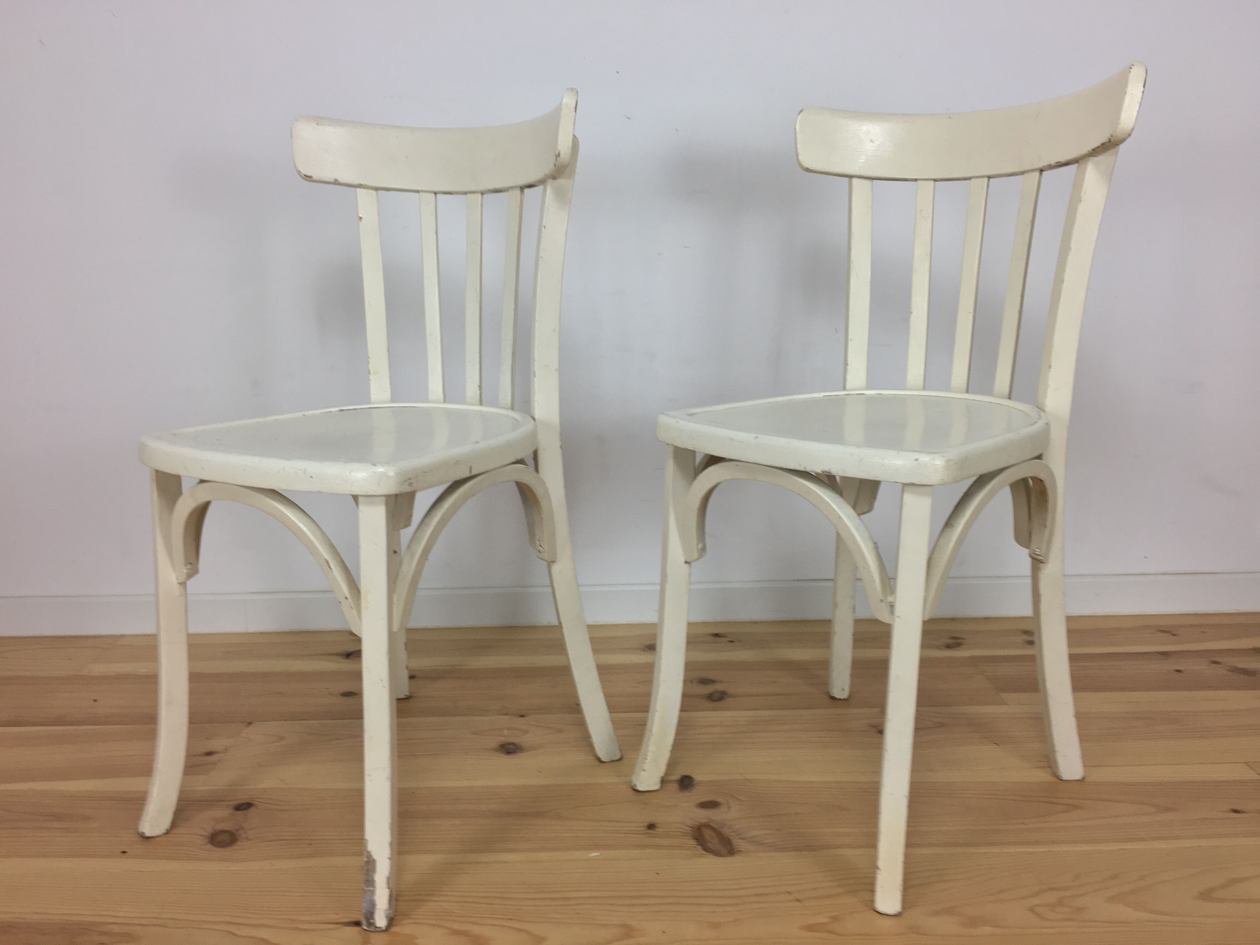 White Luterna vintage bistro chairs