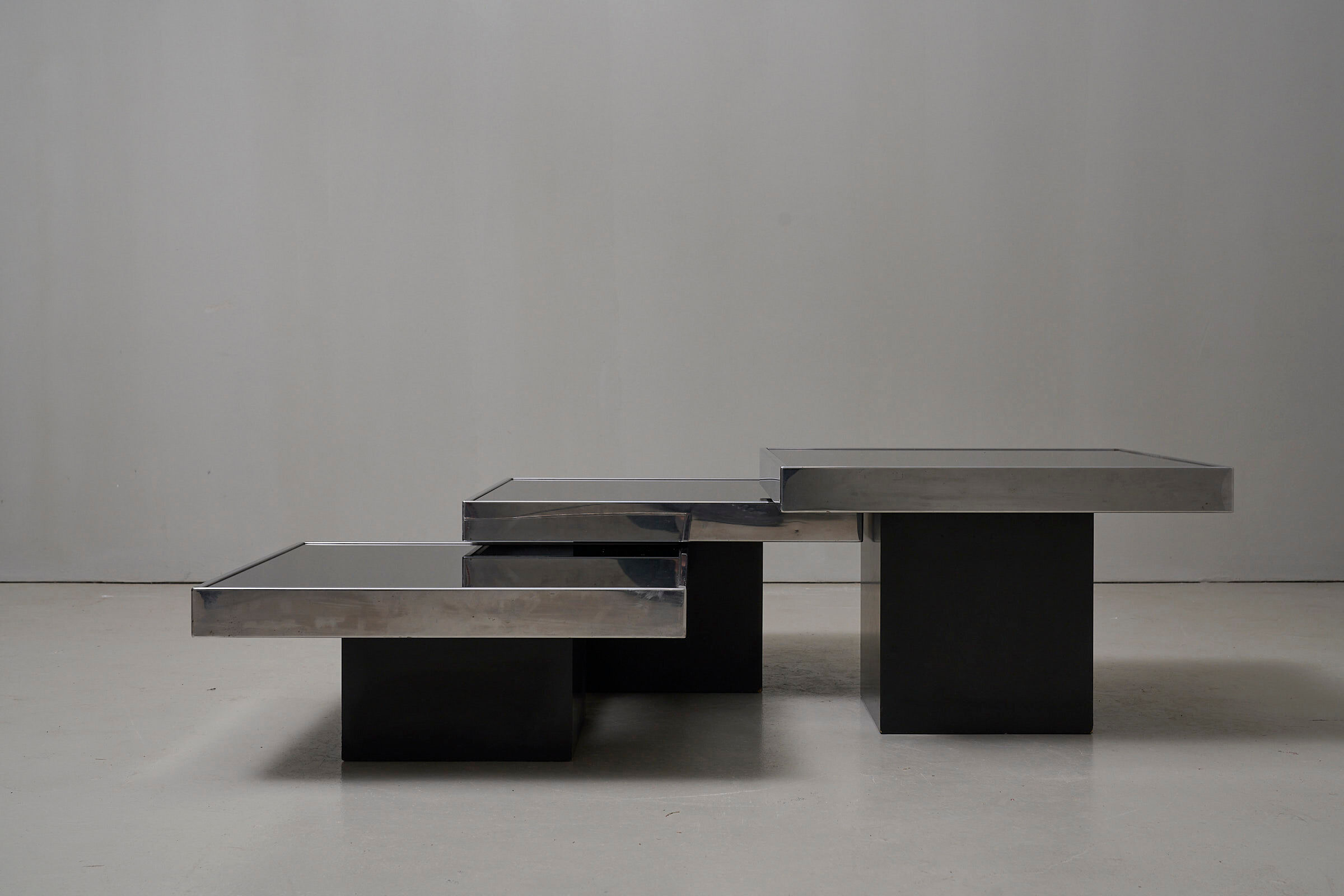 Set of 3 low tables in black mirror Cidue