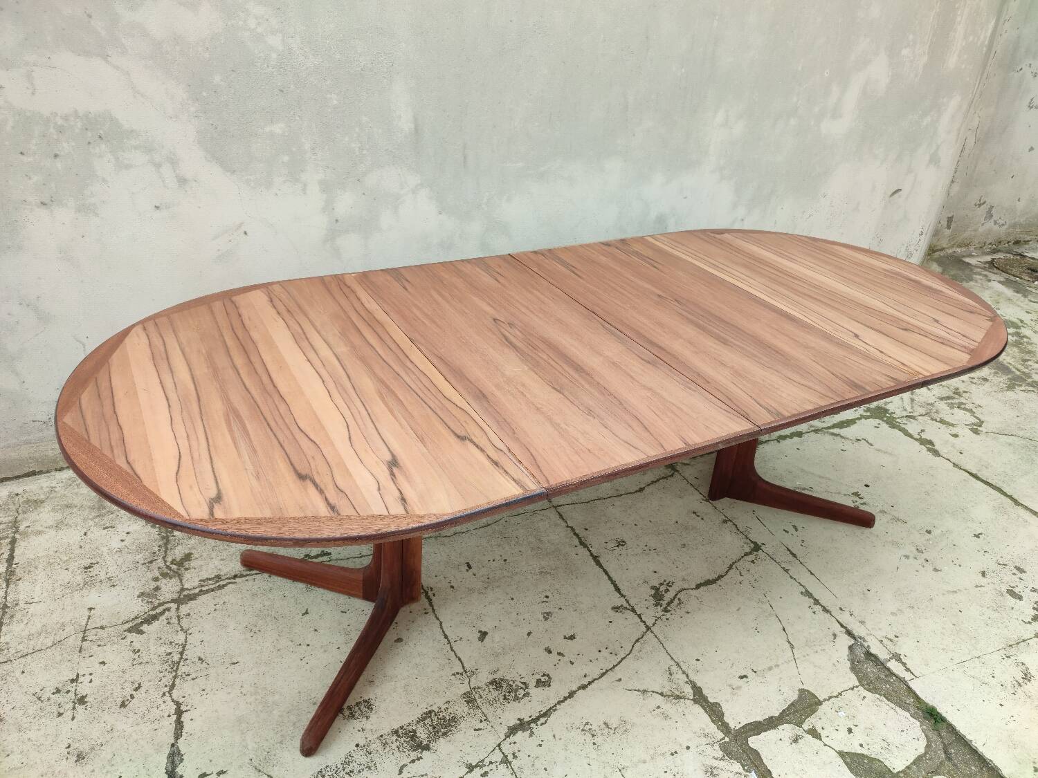 Baumann vintage Scandinavian oval table
