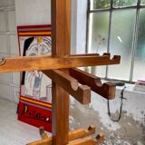 Patère wears pine coat 70