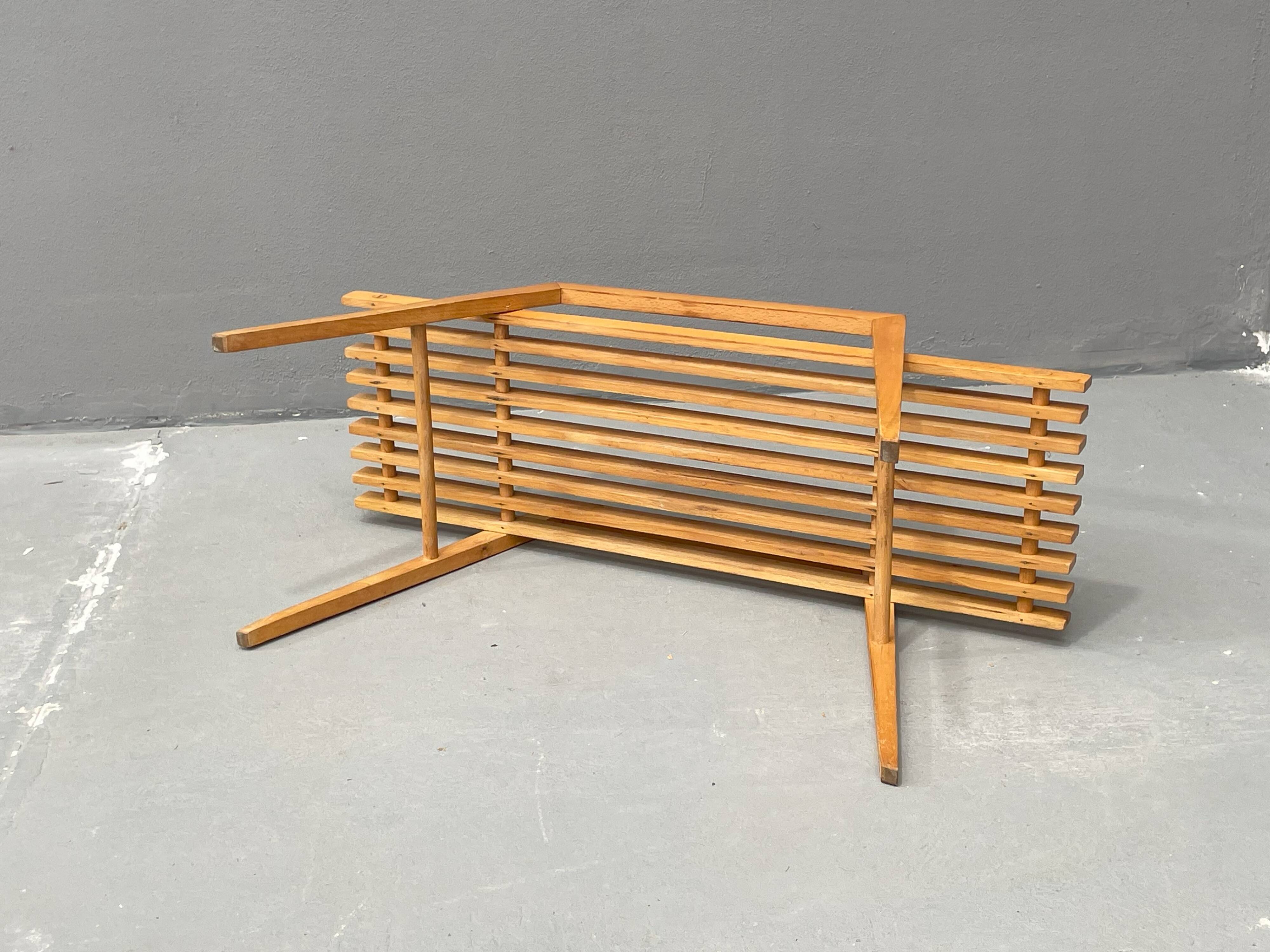 Jardinière en hêtre par ULUV, Tchécoslovaquie, années 1970