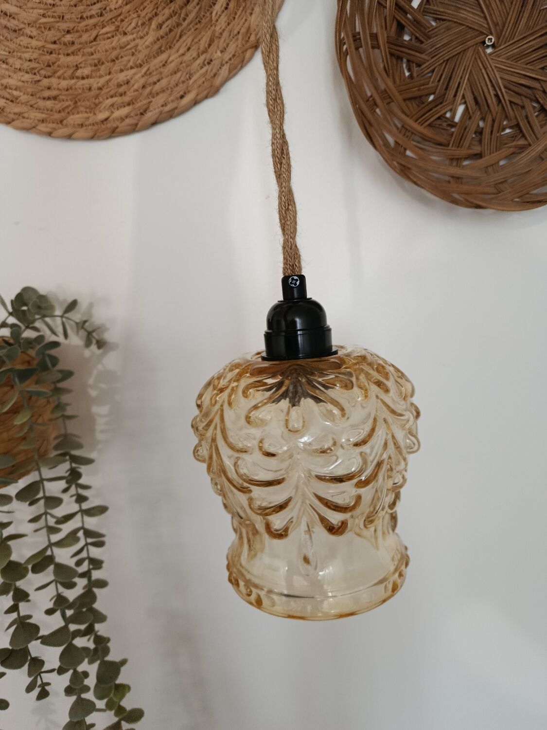 Light fixture / wall light