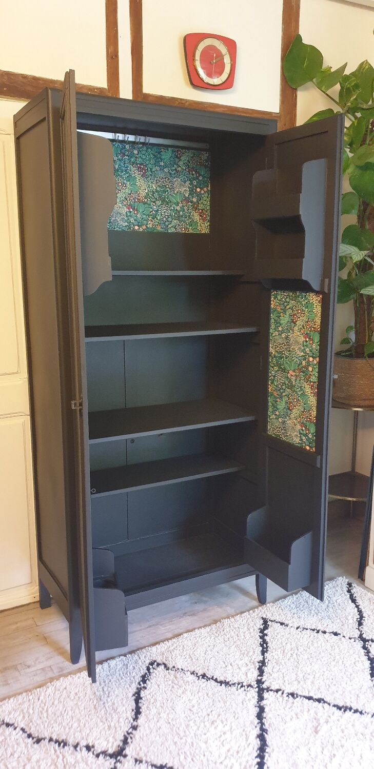 Parisian kitchen cabinet