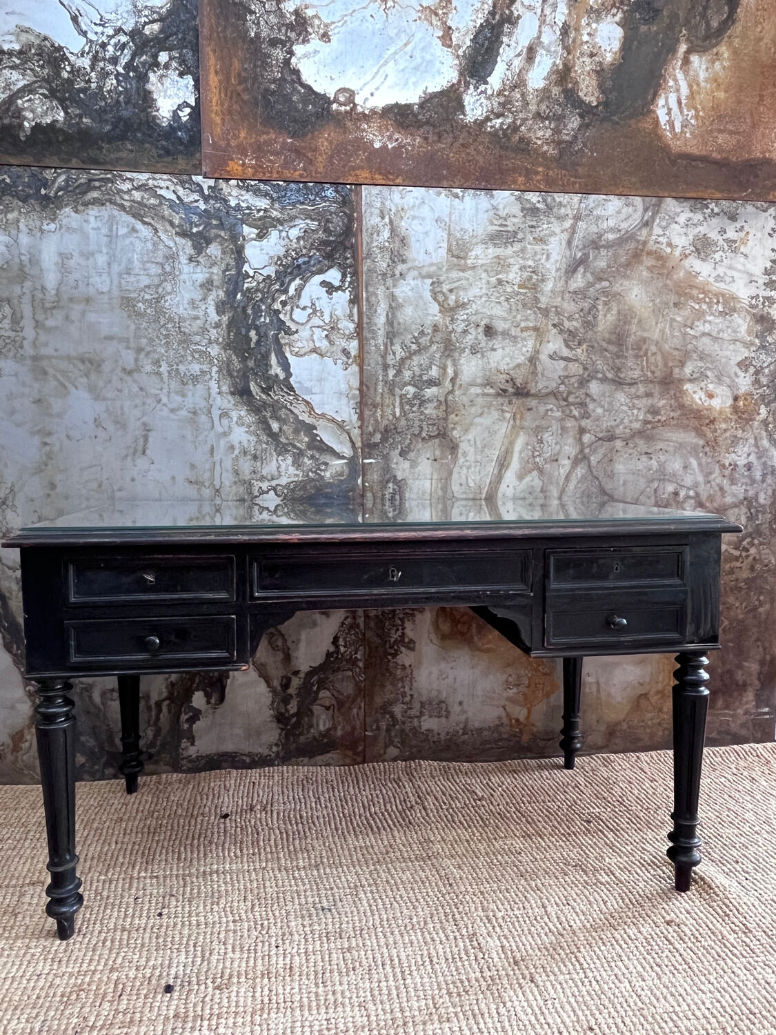 Bureau XIXeme laqué noir et sous main verre biseauté