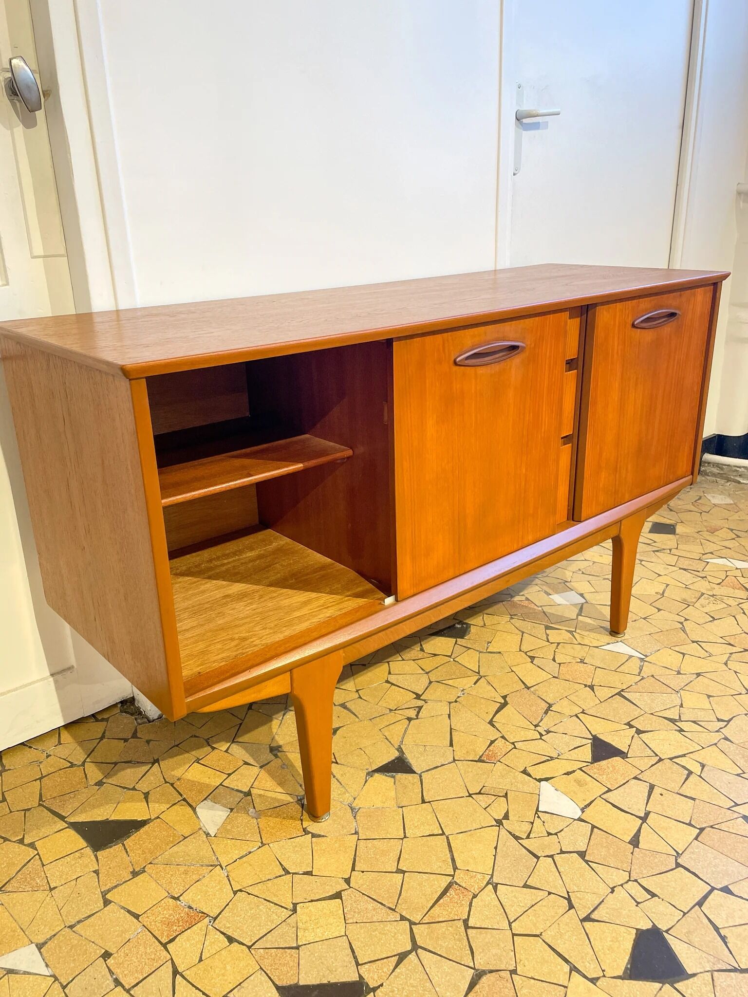 Jentic Enfilade 128cm