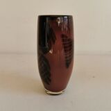 Vase en verre aux couleurs / nuances violettes, estimé danois et des années 1970-80.