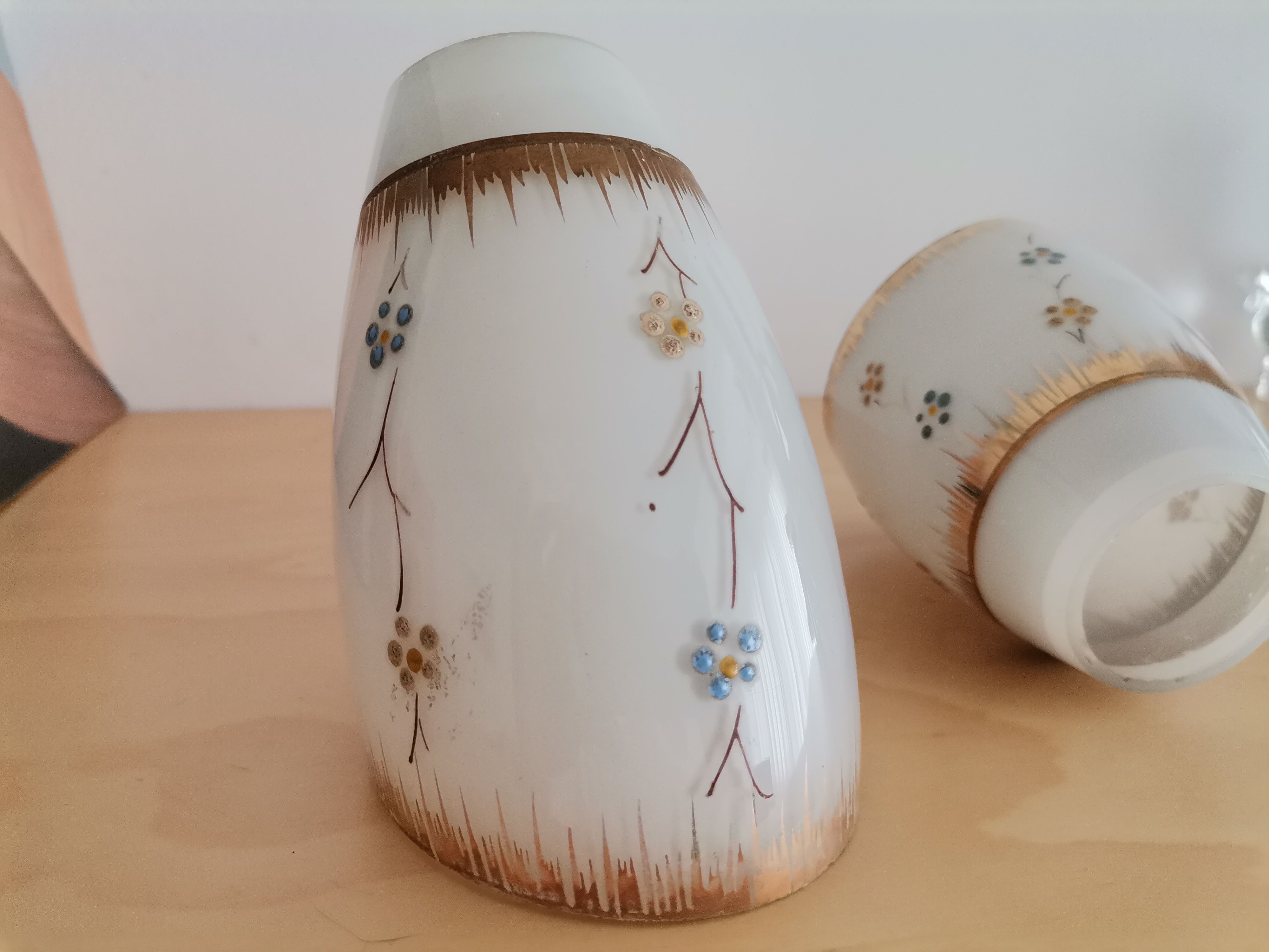 2 Vintage 50s mid century glass lamp shades