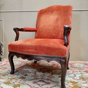 FAUTEUIL EN NOYER D’ÉPOQUE RÉGENCE XVIII EME SIÈCLE