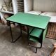 Bureau en métal noir et vinyle vert