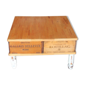 Table in recycled wine and Kapla cases
