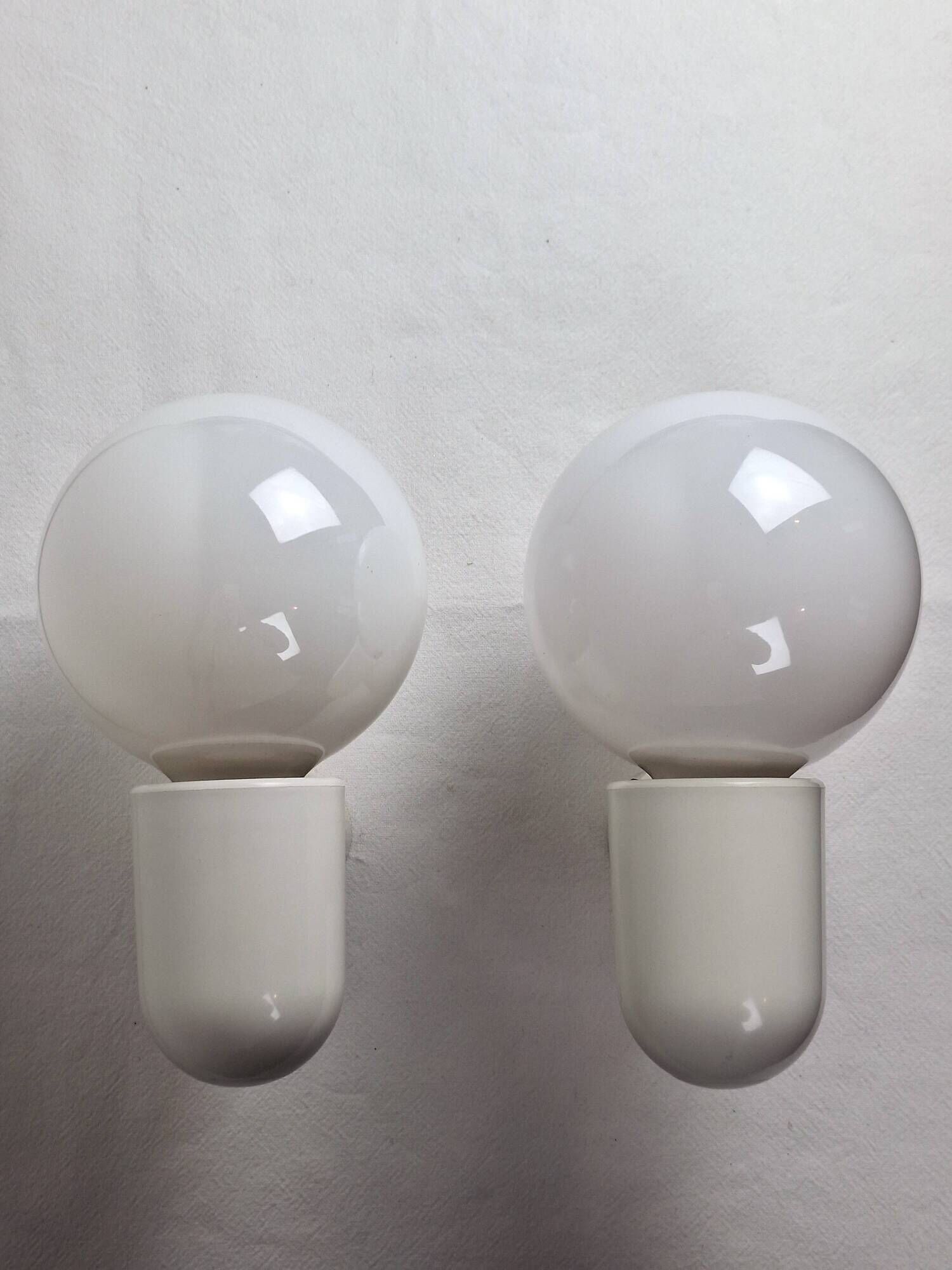 Pair of vintage space age wall lights in white plastic, Allibert 1970 bathroom bedside night light