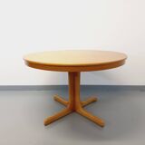 Vintage round table from the 60s and 70s in blond elm with integrated extension