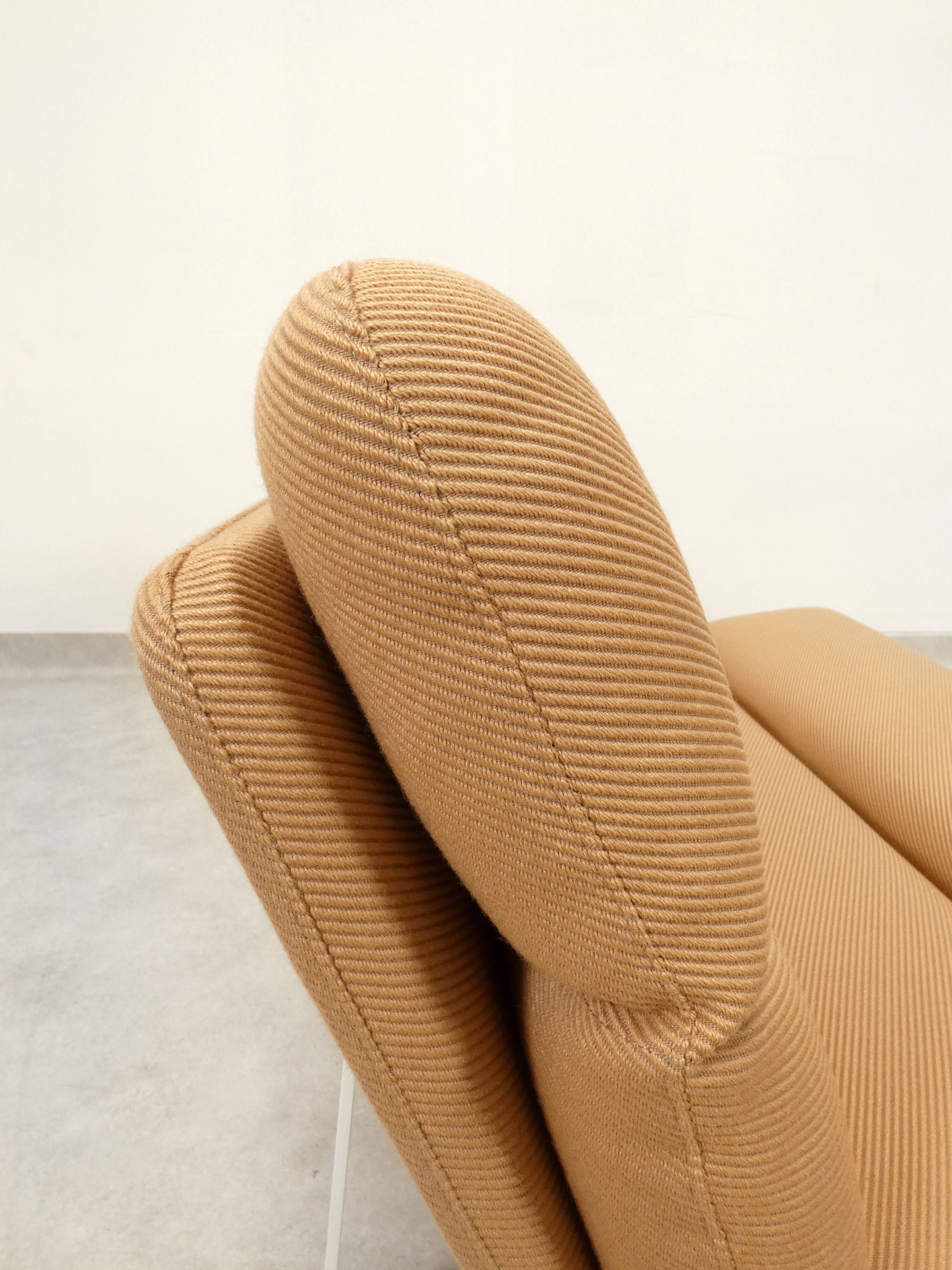 Artifort C683 sofa - 2-seater - powder color