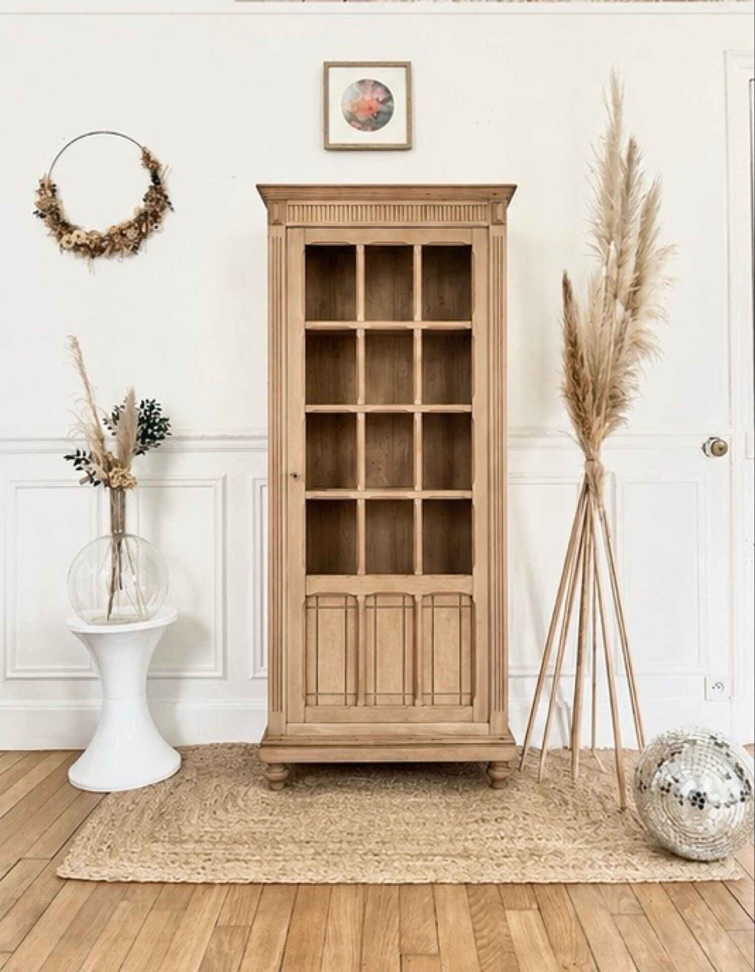 Armoire vitrée parisienne