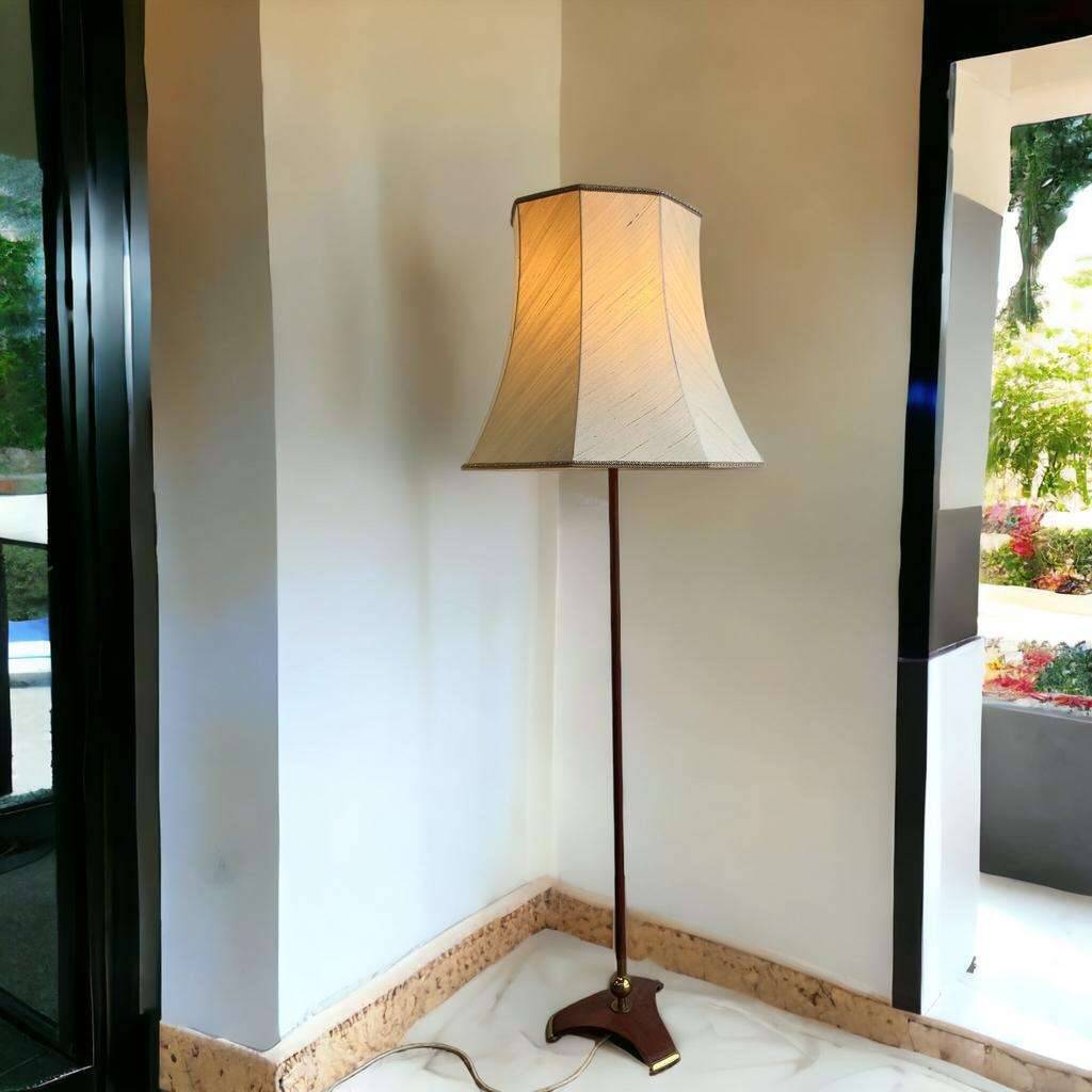 Floor lamp with teak base