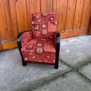 Fauteuil Art Déco rouge en tissu à motif « nouveau », cadre bois massif, 1930s