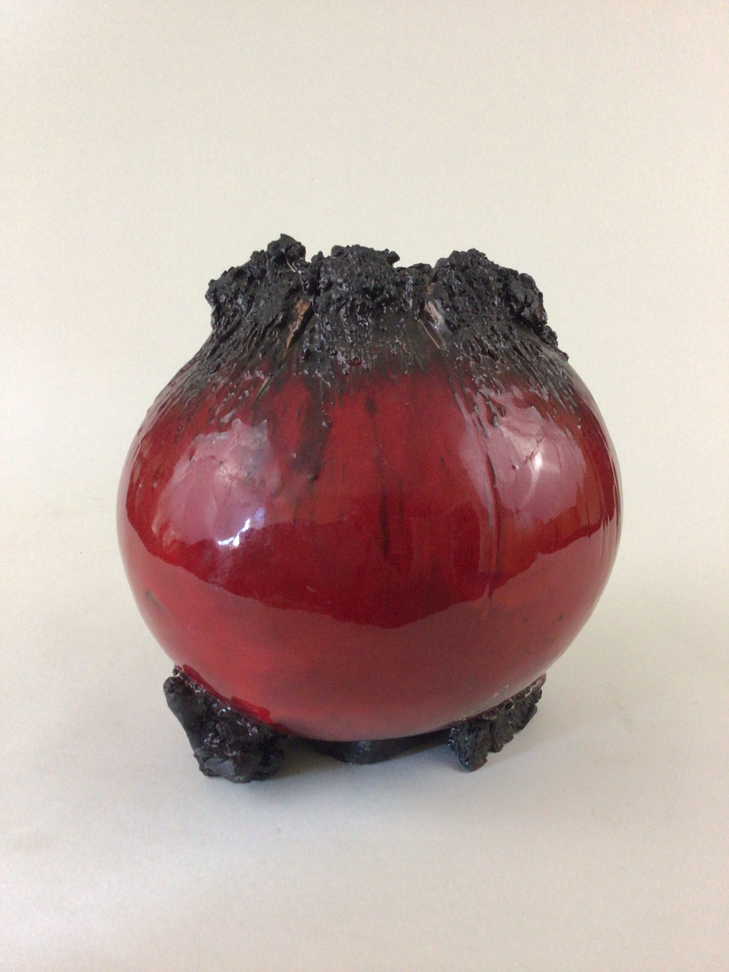 Vase sculpture in sandstone Jacques and Josette Barbier