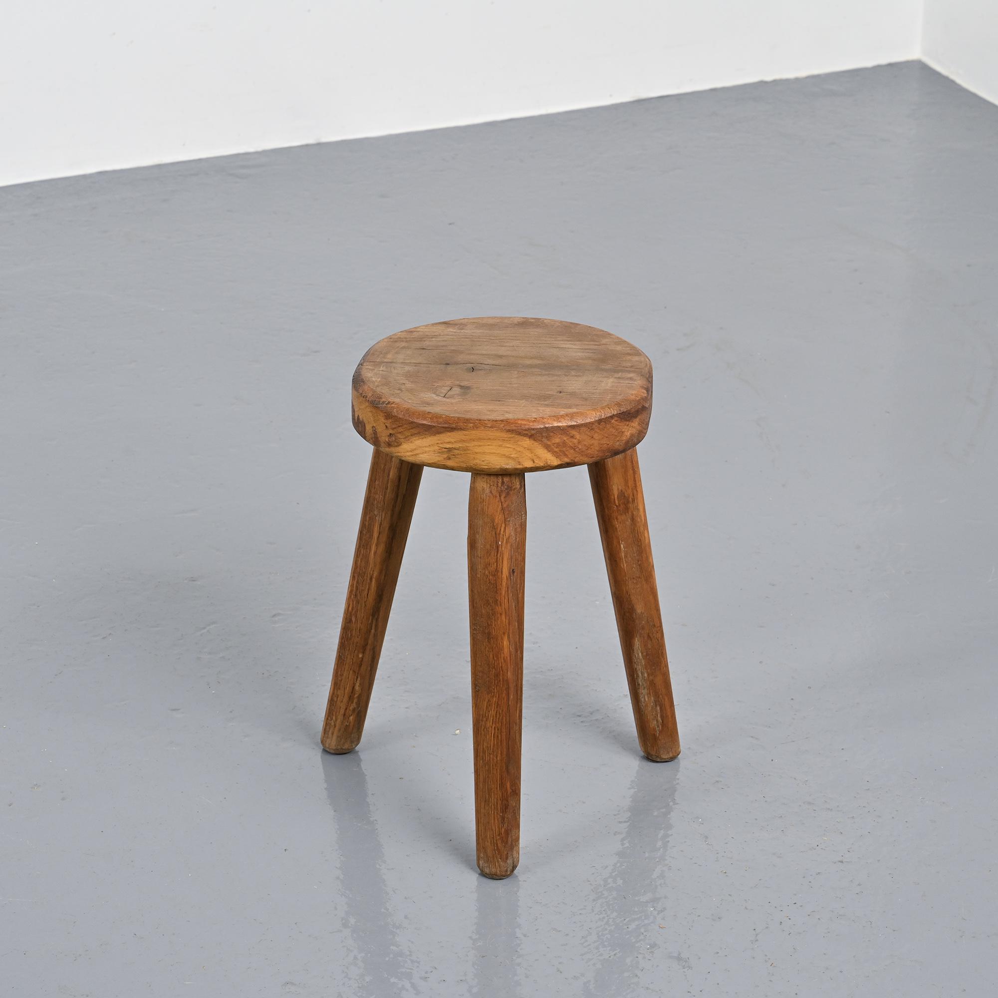Tripod stool in solid wood, Alpine craftsmanship, 1950s.