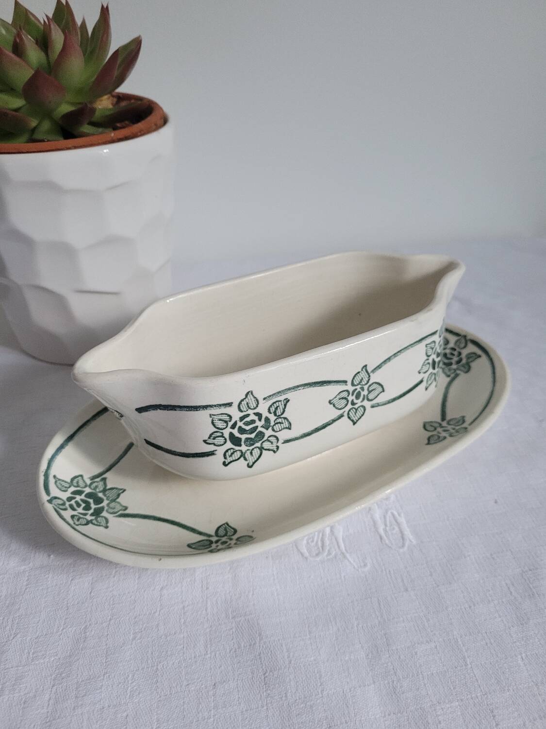 Simone de Givors Sauce Boat