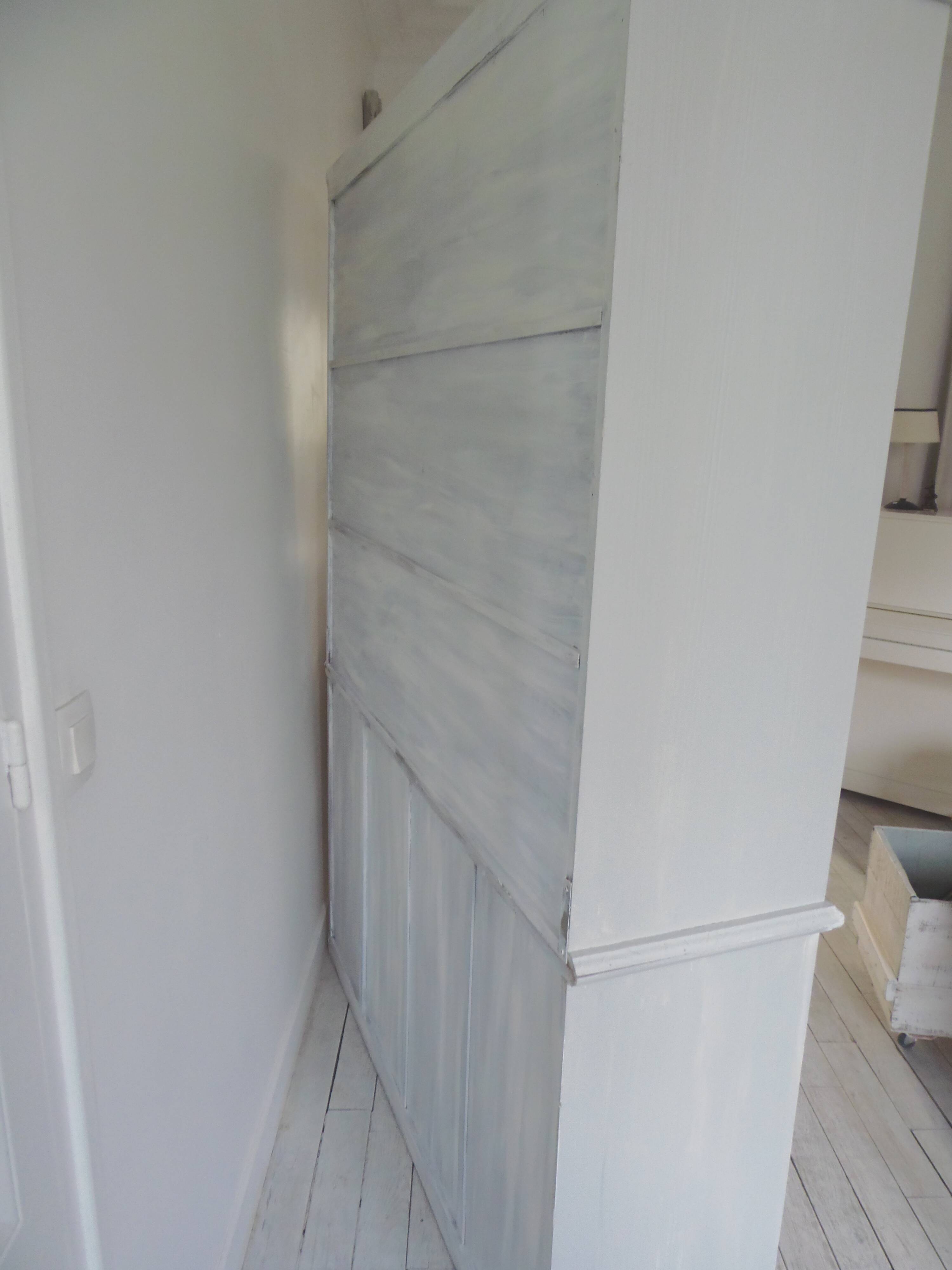 Display case 2 bodies patinated pearl gray waxed finish.