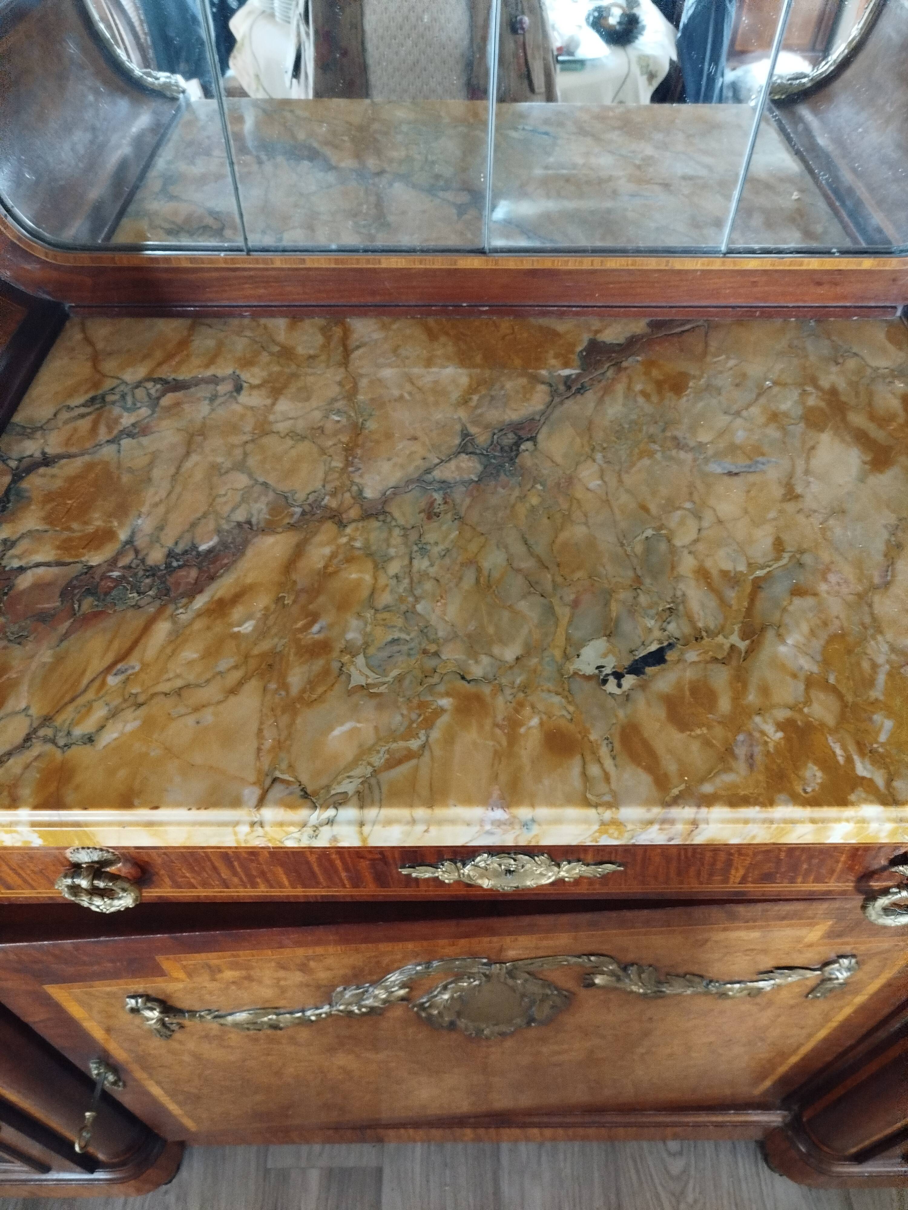 Buffet style Napoleon III