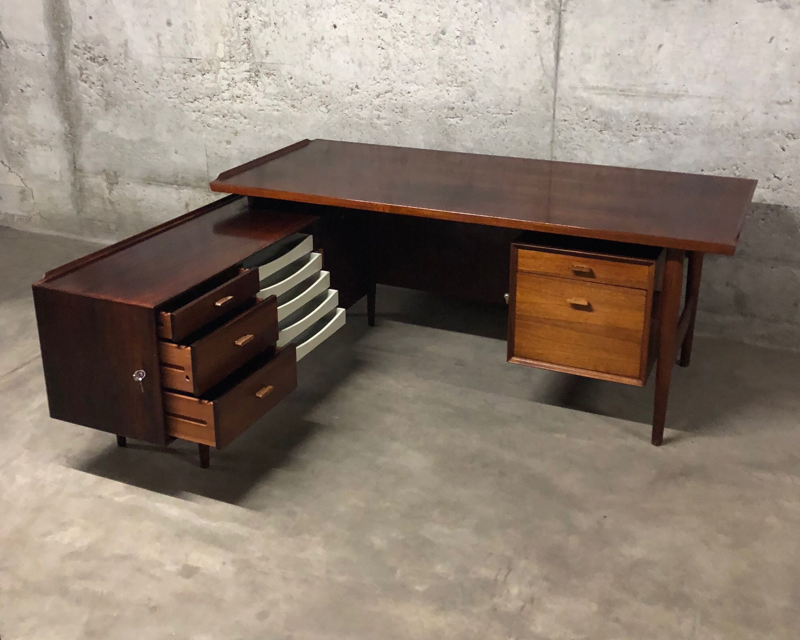Executive desk in rosewood by Arne Vodder for Sibast Møbler