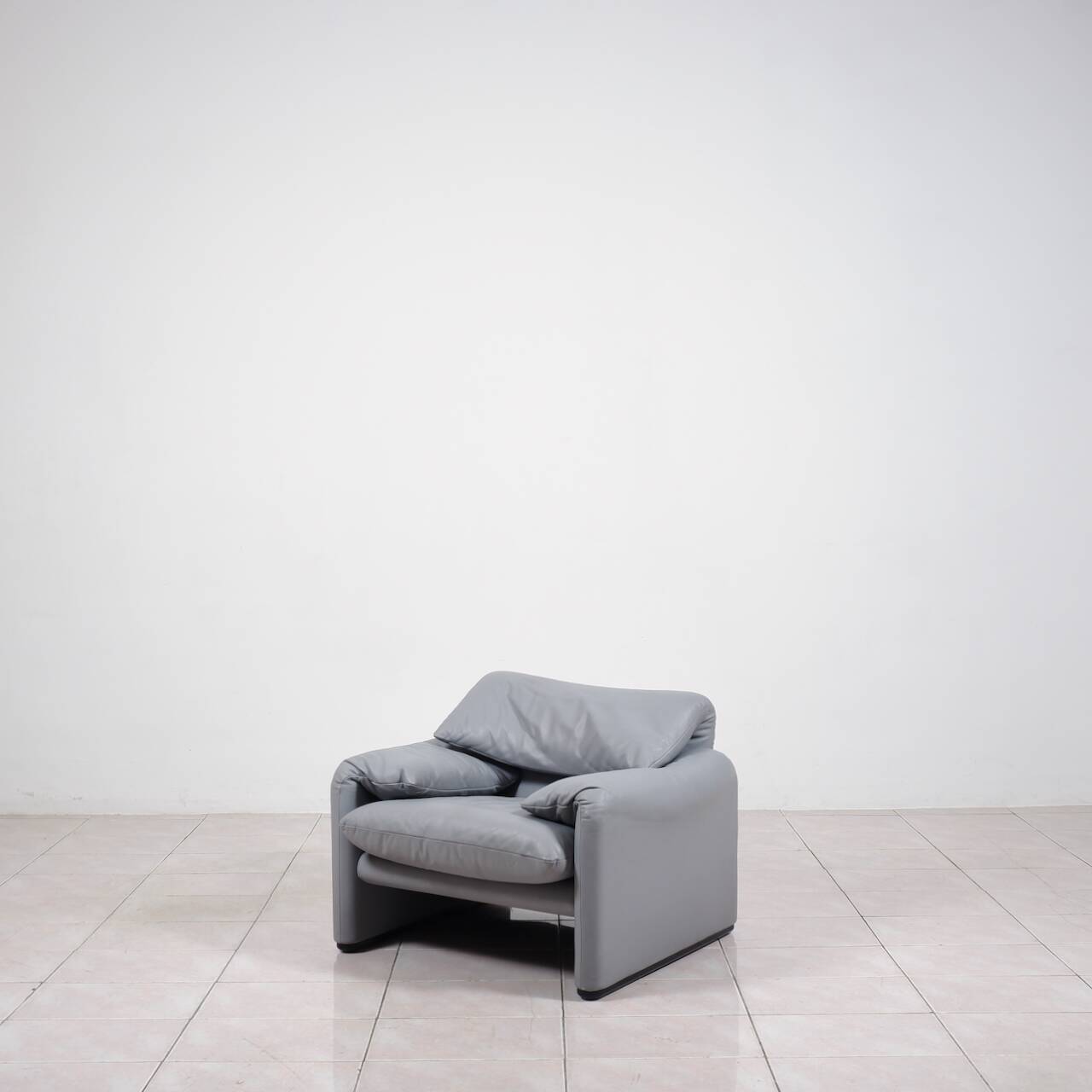 Ensemble de sièges en cuir « Maralunga » de Vico Magistretti pour Cassina