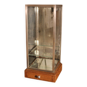 Small jeweller's showcase