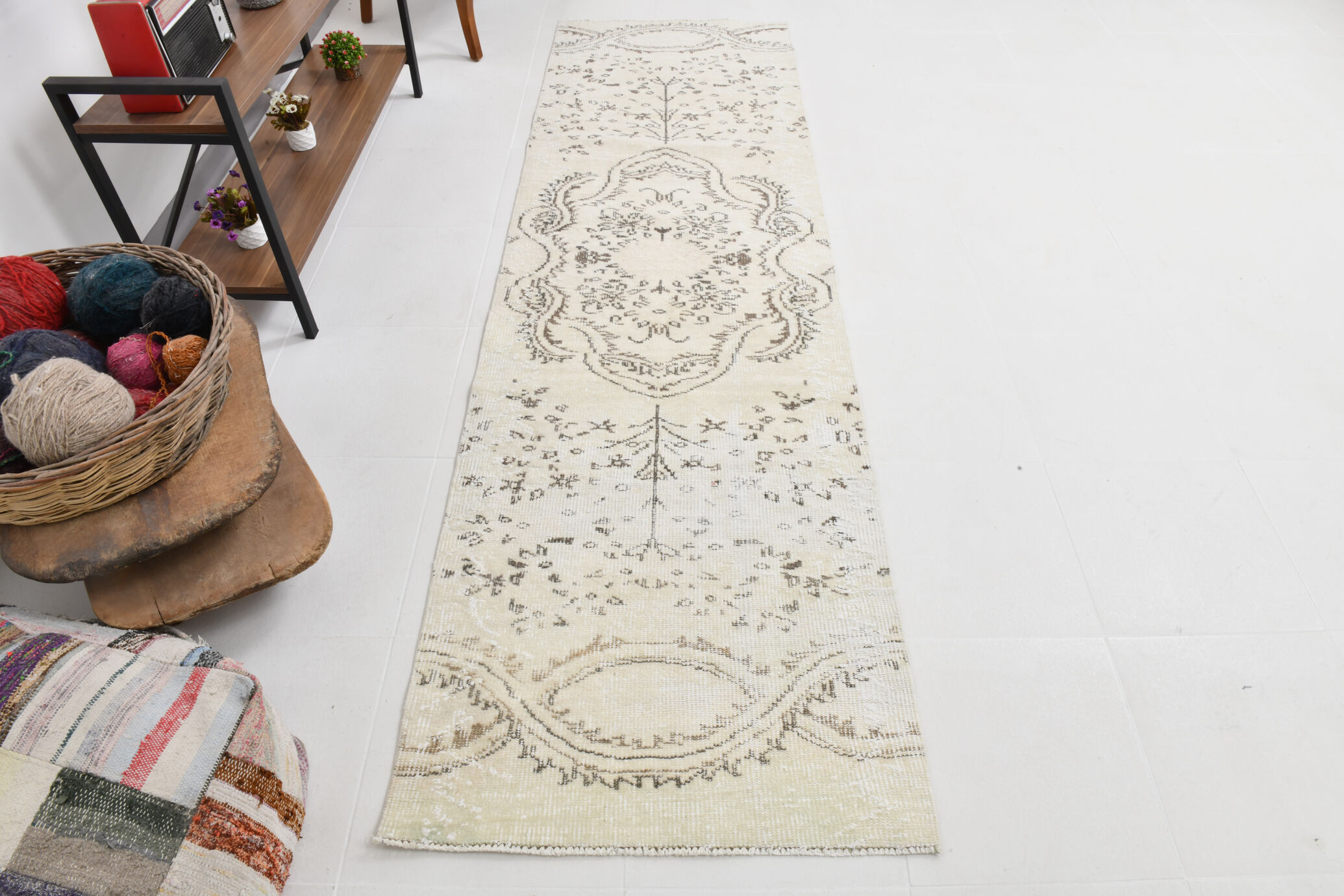 3x9 Oriental Classic Runner Rug, 82x283Cm