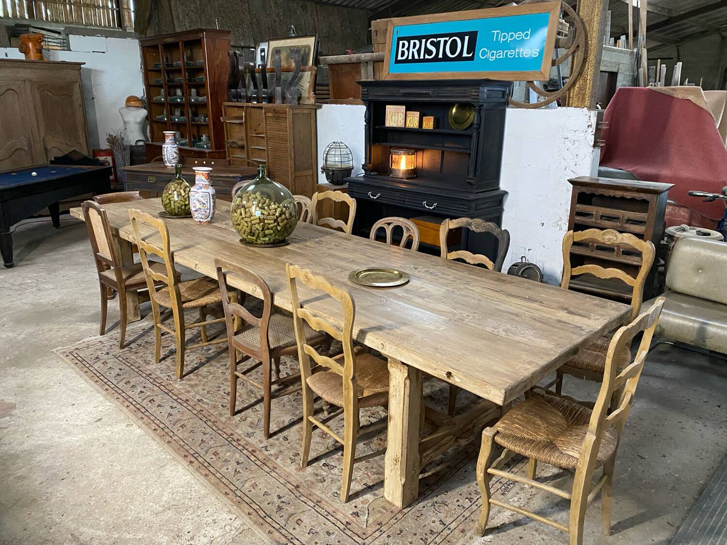 Table de ferme Monastère