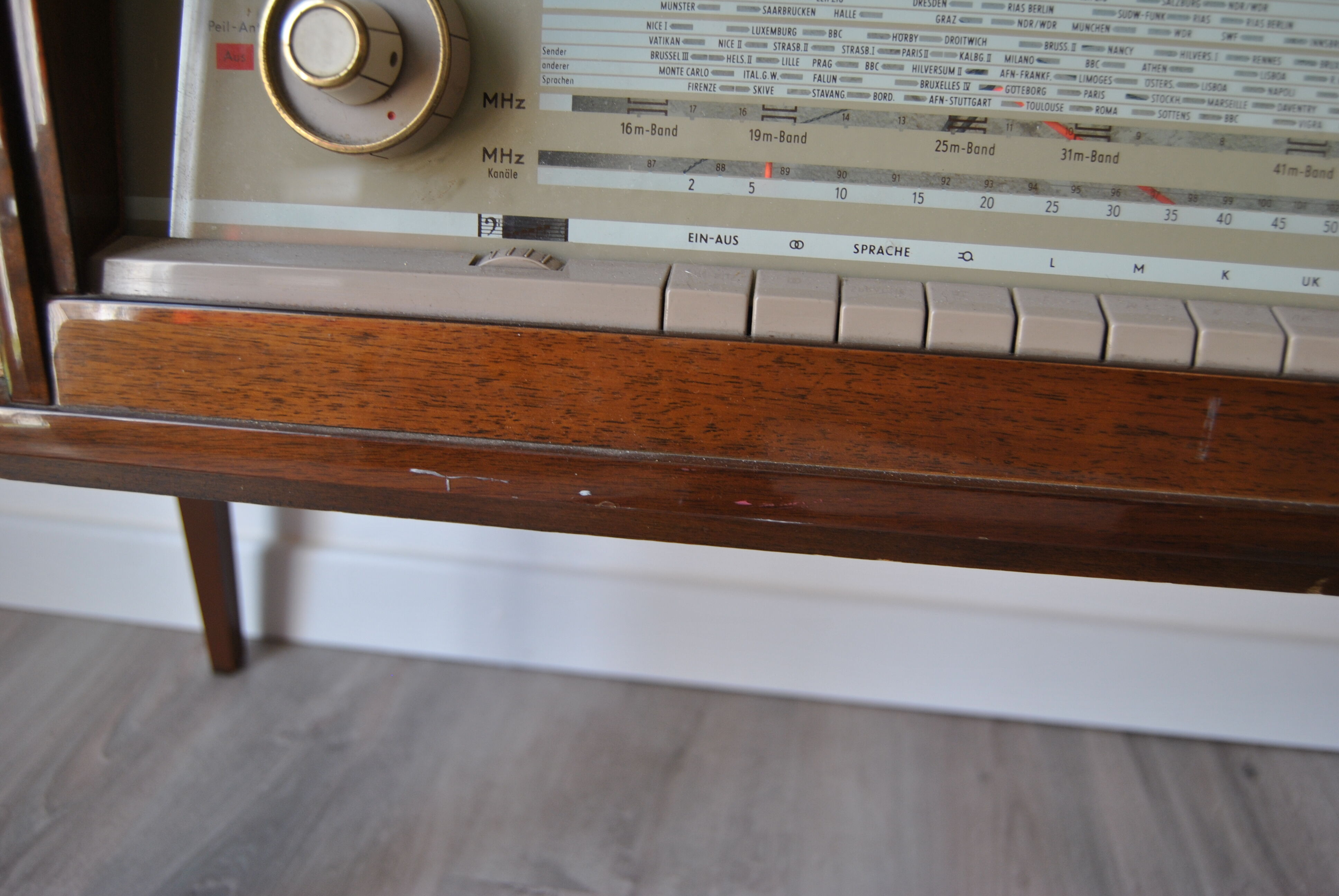 Radio furniture / record player SABA 1960