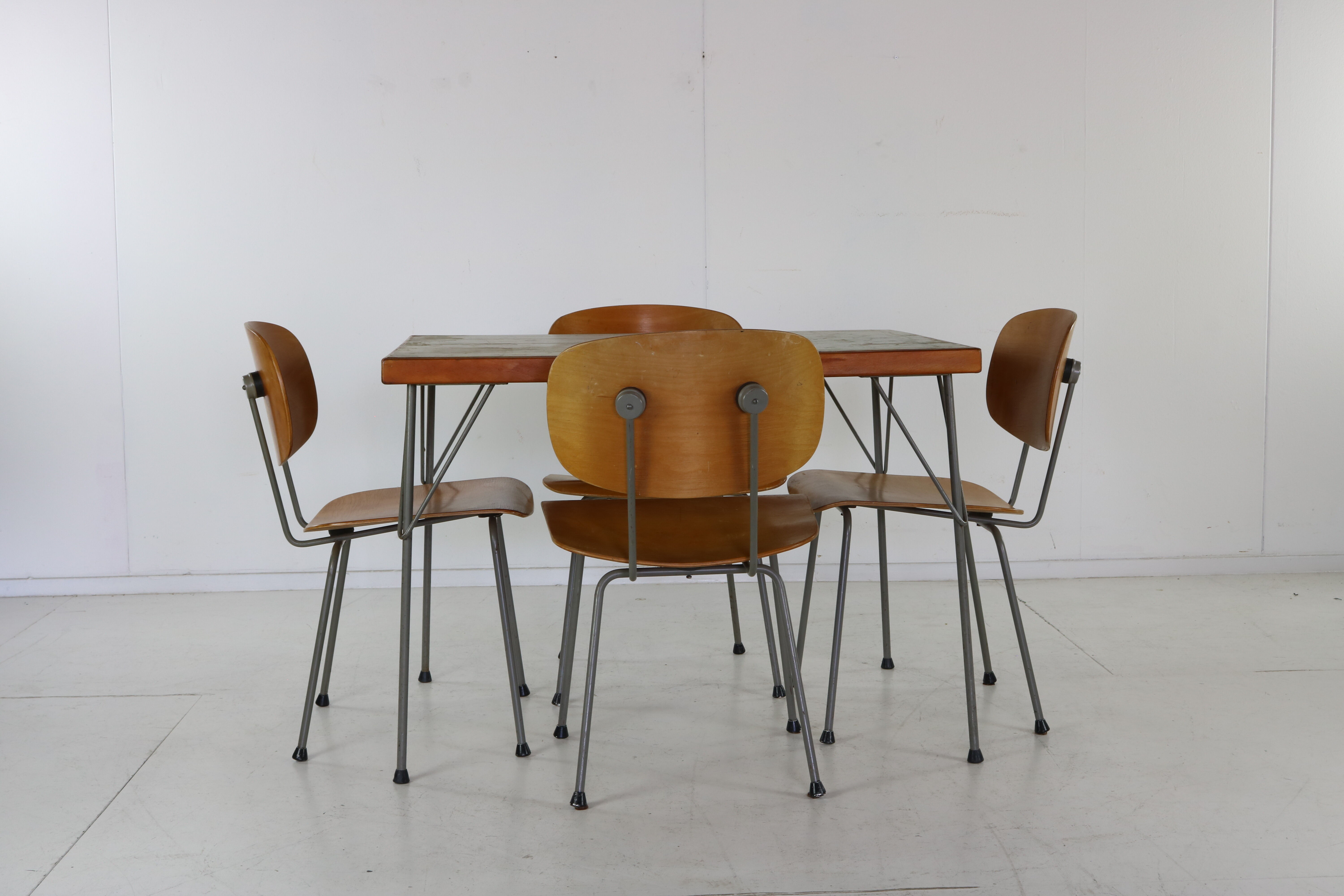 Dutch design dining set by Rietveld for Gispen Holland