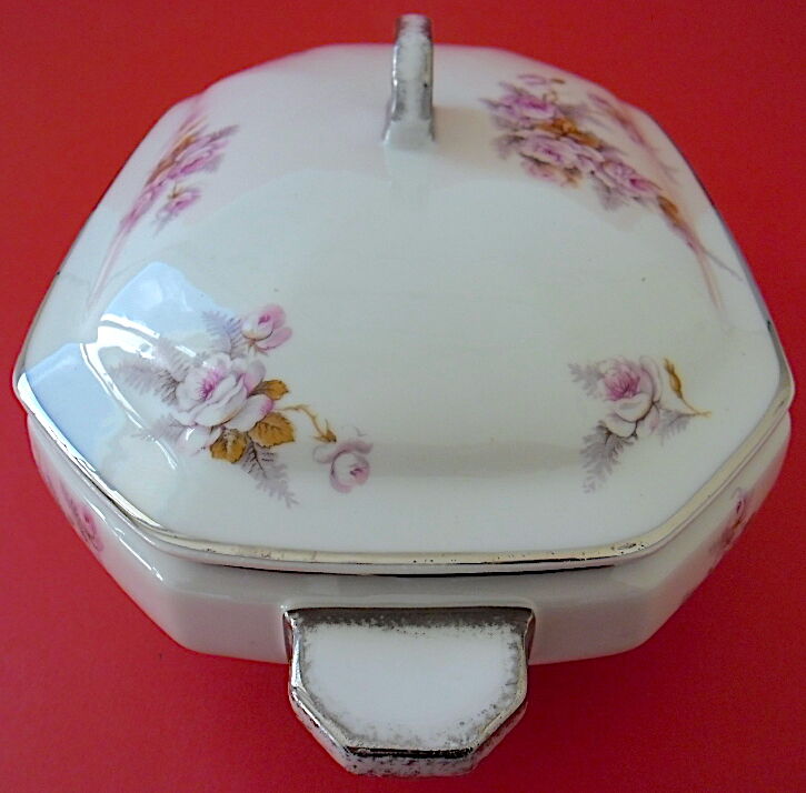 Porcelain vegetable with floral decoration