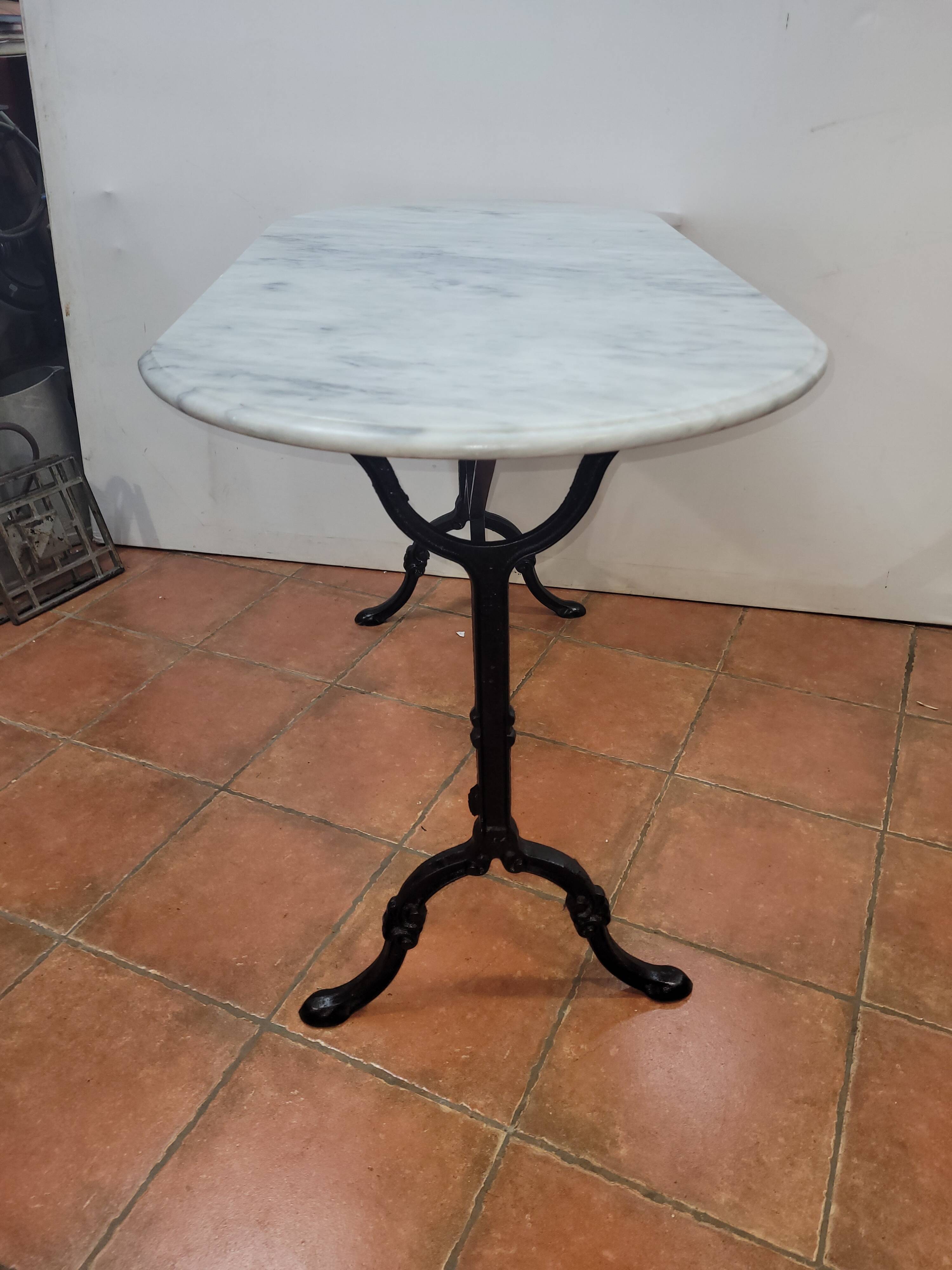 Table bistrot dessus marbre