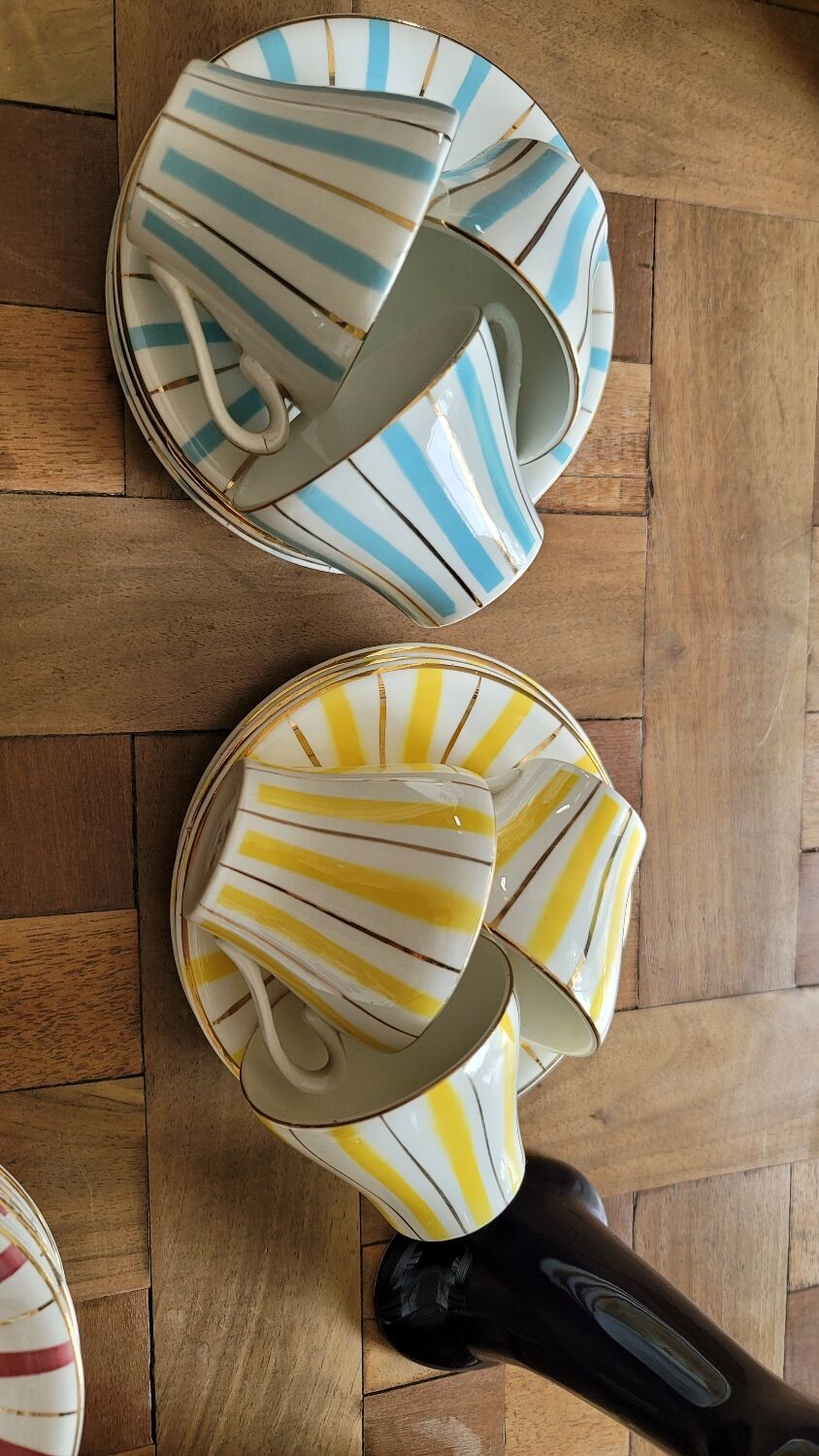 3 cups and digoin cups