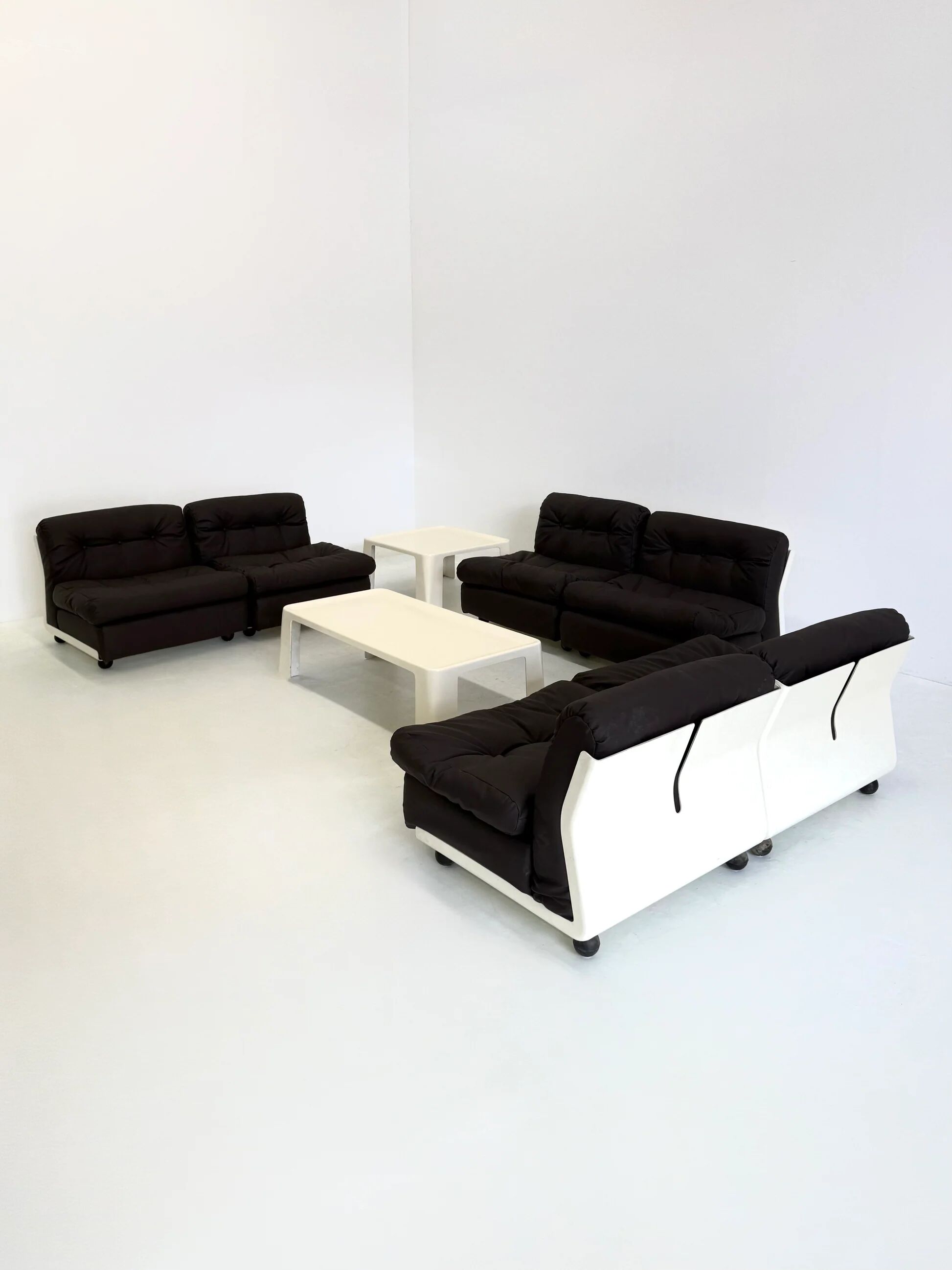 Ensemble canapé/fauteuil modulable Amanta de Mario Bellini pour C&B Italia, coloris marron foncé