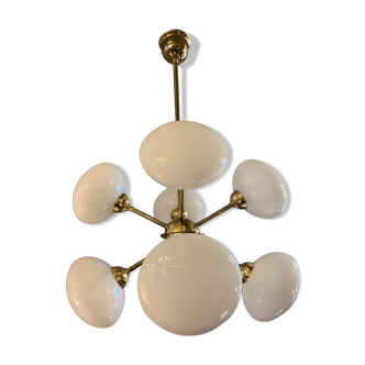 Chandelier pendant lamp design sputnik in golden brass, 8 globes balls opaline glass, ca 1970s